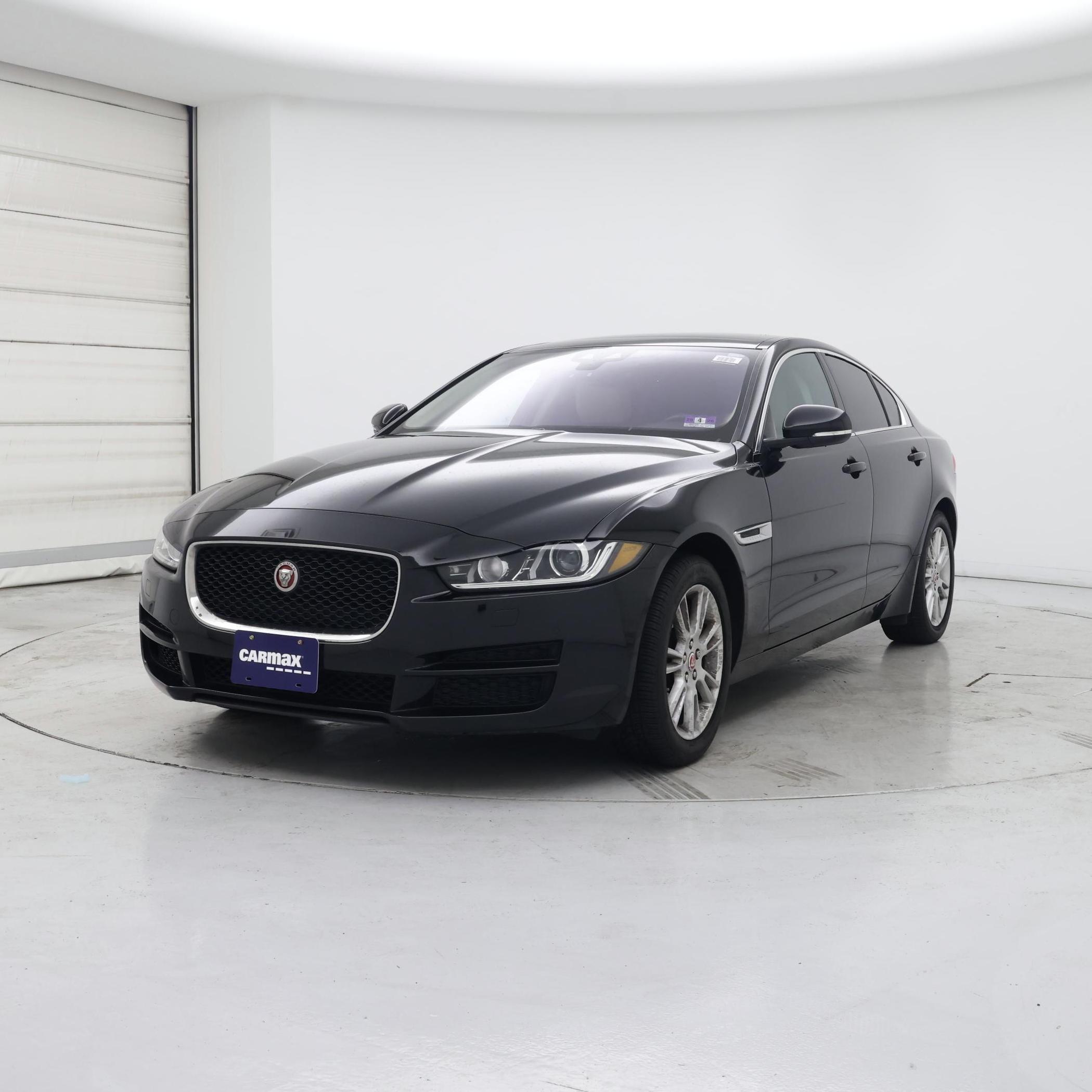 Thumbnail: 2019 Jaguar XE - 4