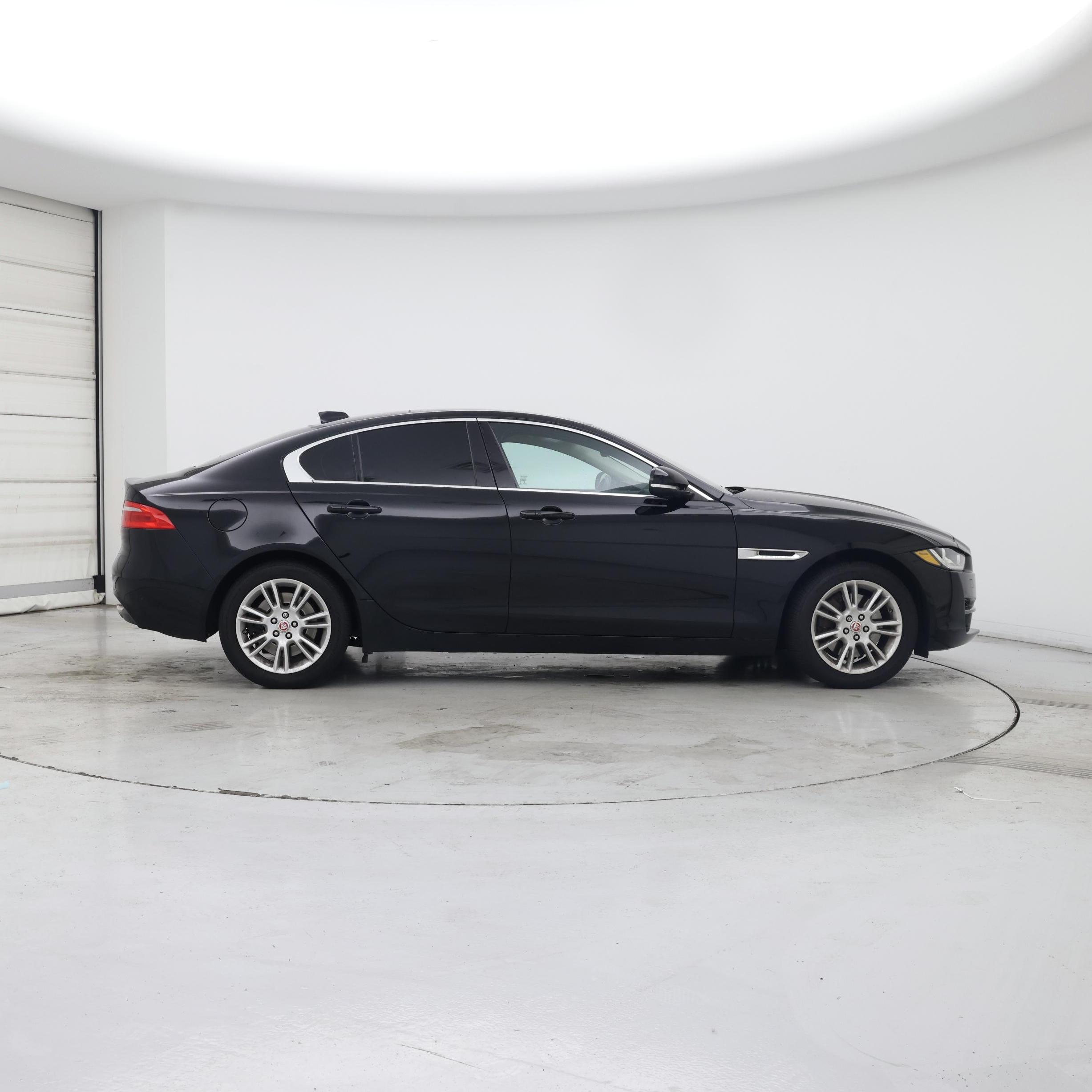 Thumbnail: 2019 Jaguar XE - 7