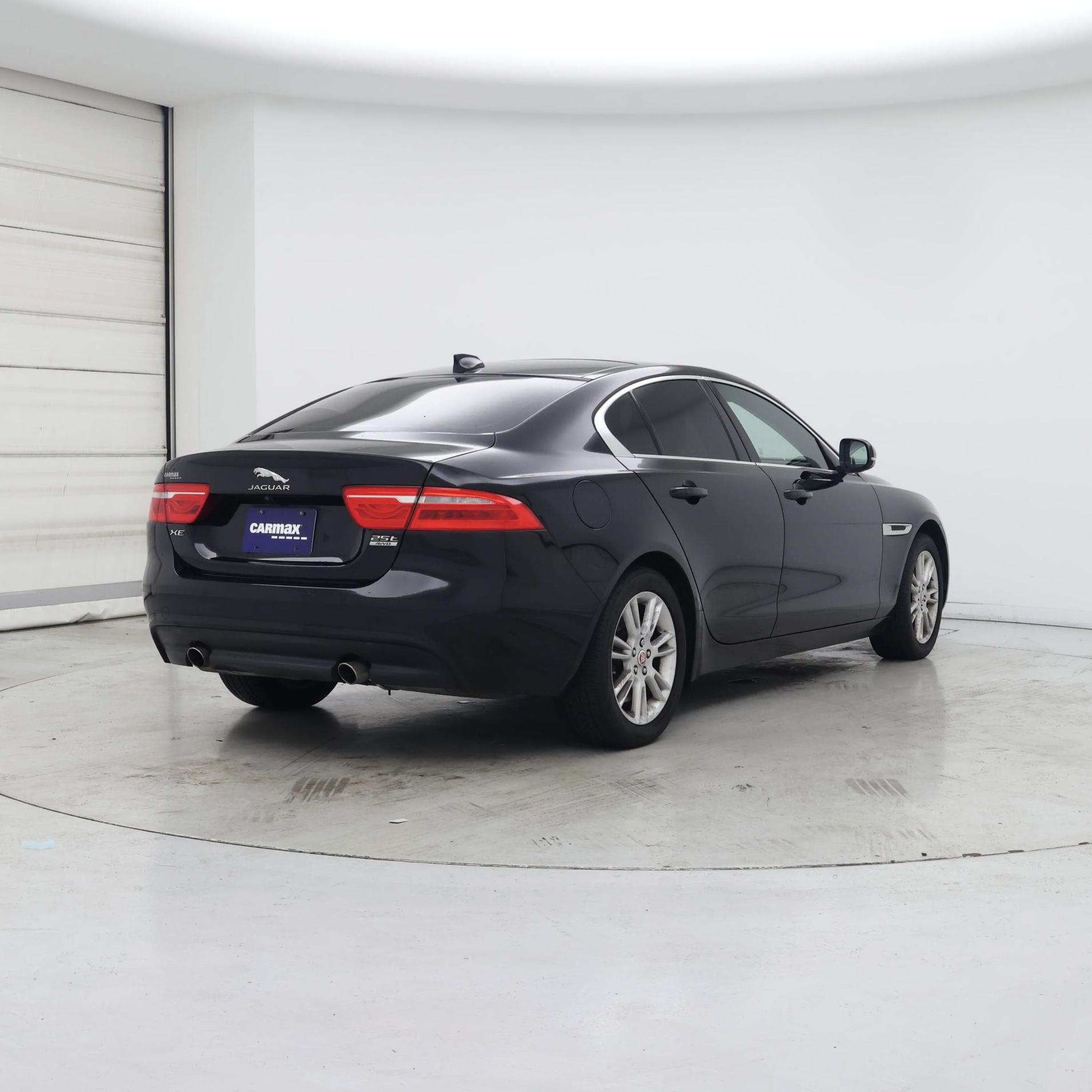 Thumbnail: 2019 Jaguar XE - 8