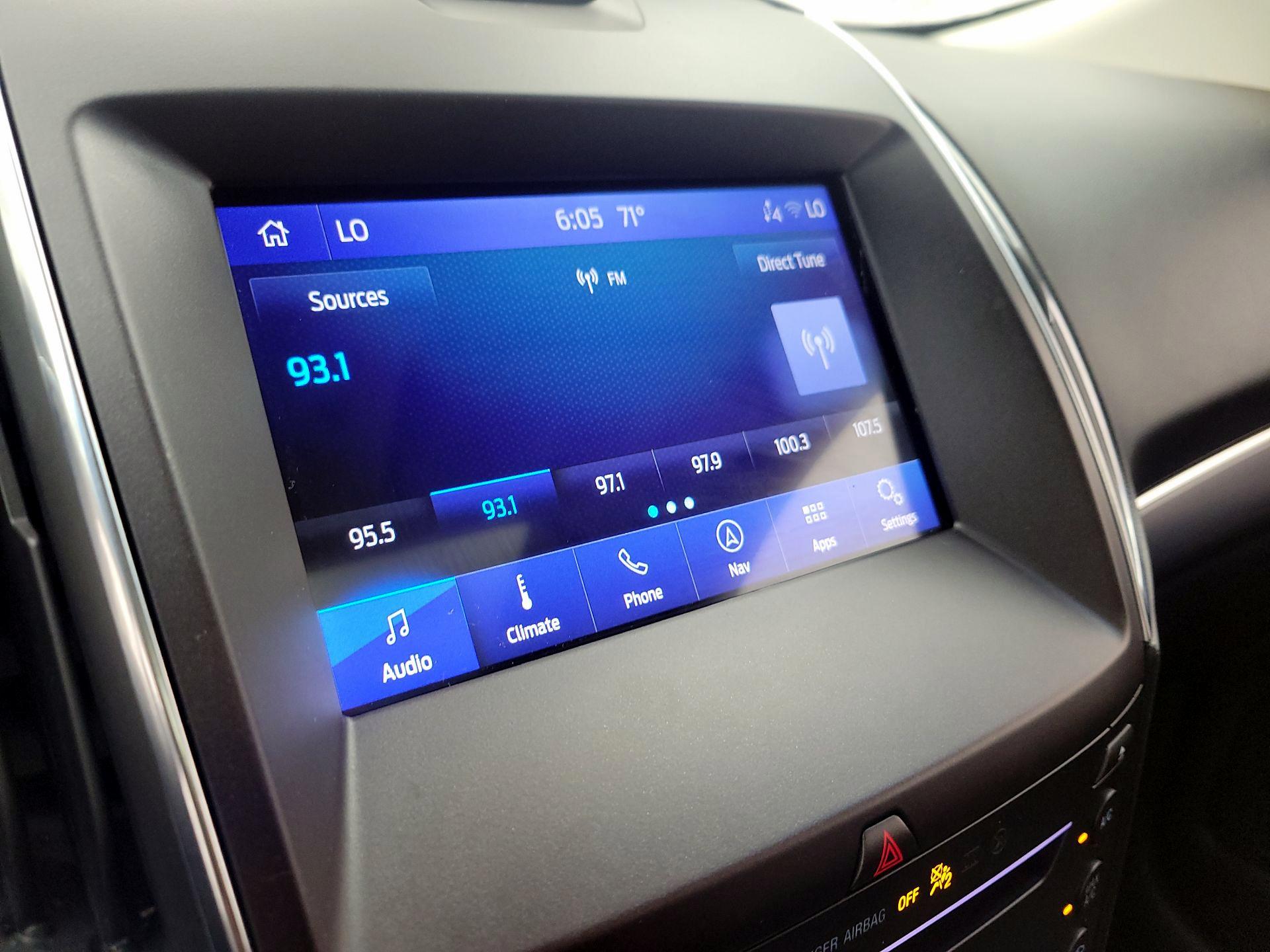 Thumbnail: 2019 Ford Edge - 16
