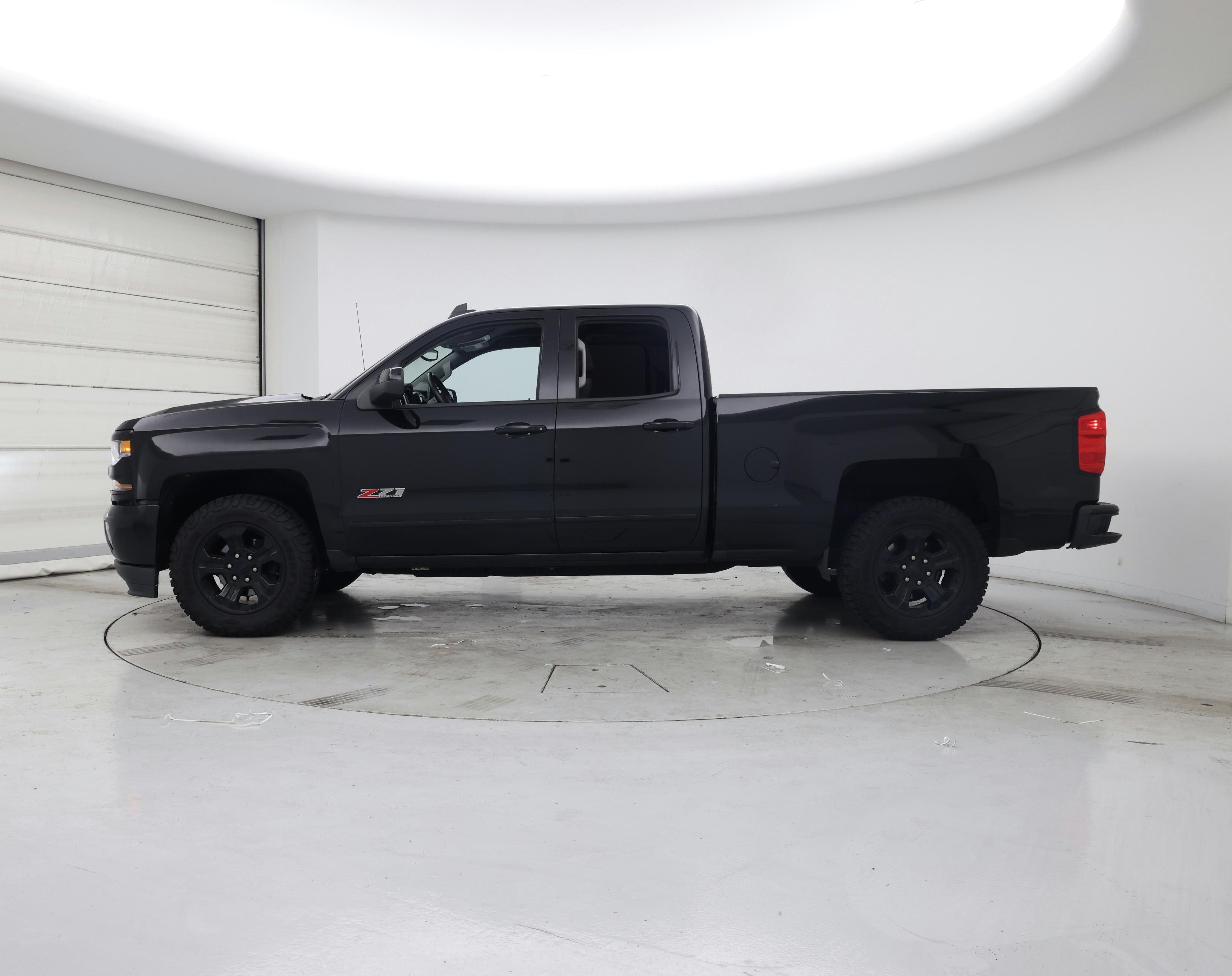 Thumbnail: 2018 Chevrolet Silverado 1500 - 3