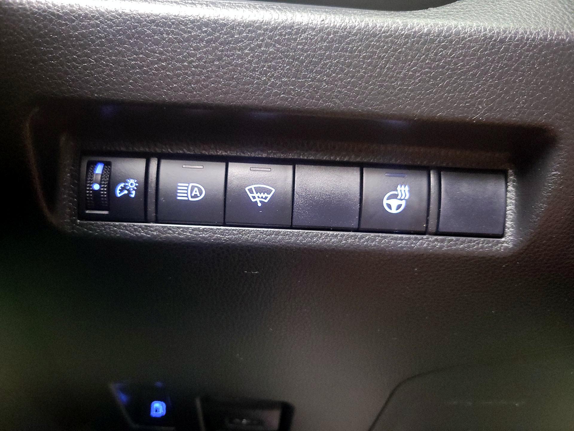 Thumbnail: 2020 Toyota RAV4 - 13