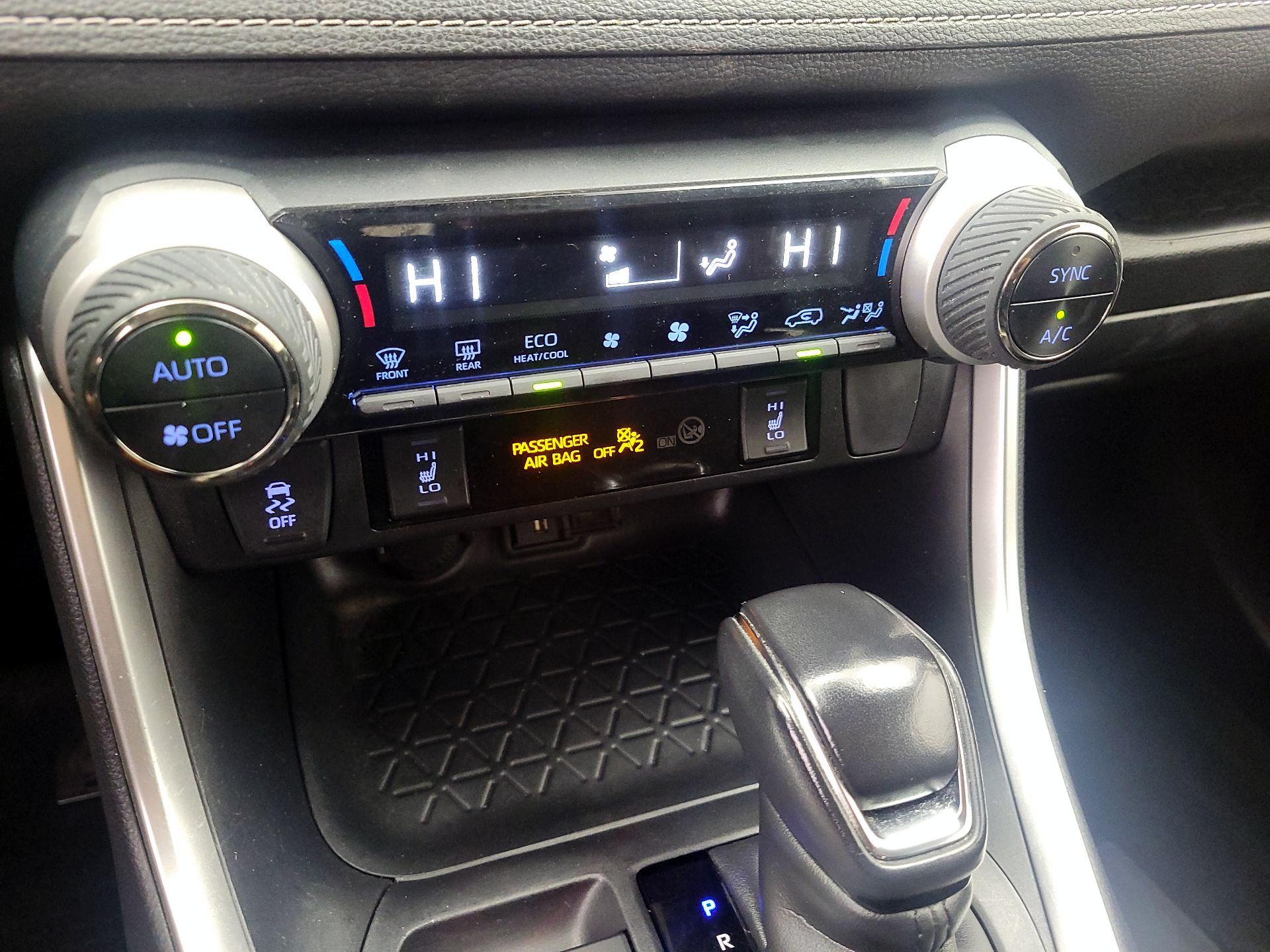 Thumbnail: 2020 Toyota RAV4 - 16