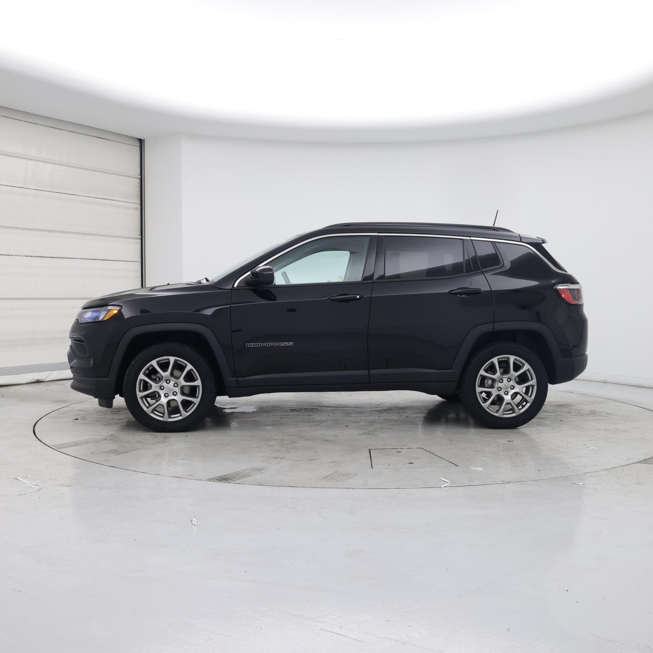 Thumbnail: 2022 Jeep Compass - 3