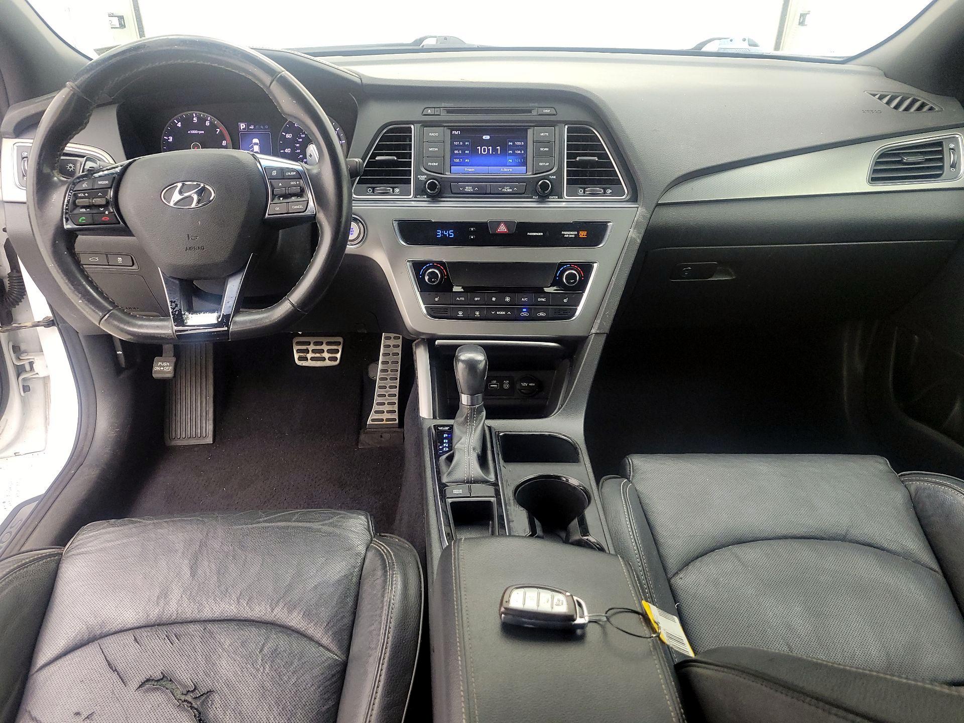 Thumbnail: 2015 Hyundai Sonata - 9