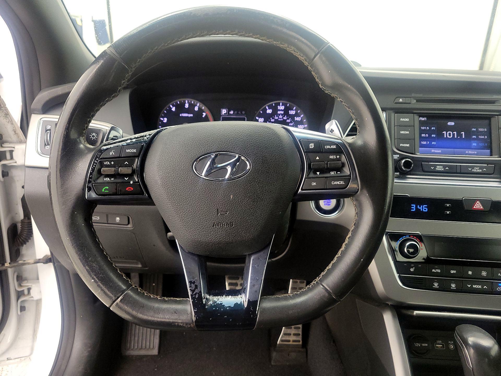 Thumbnail: 2015 Hyundai Sonata - 10