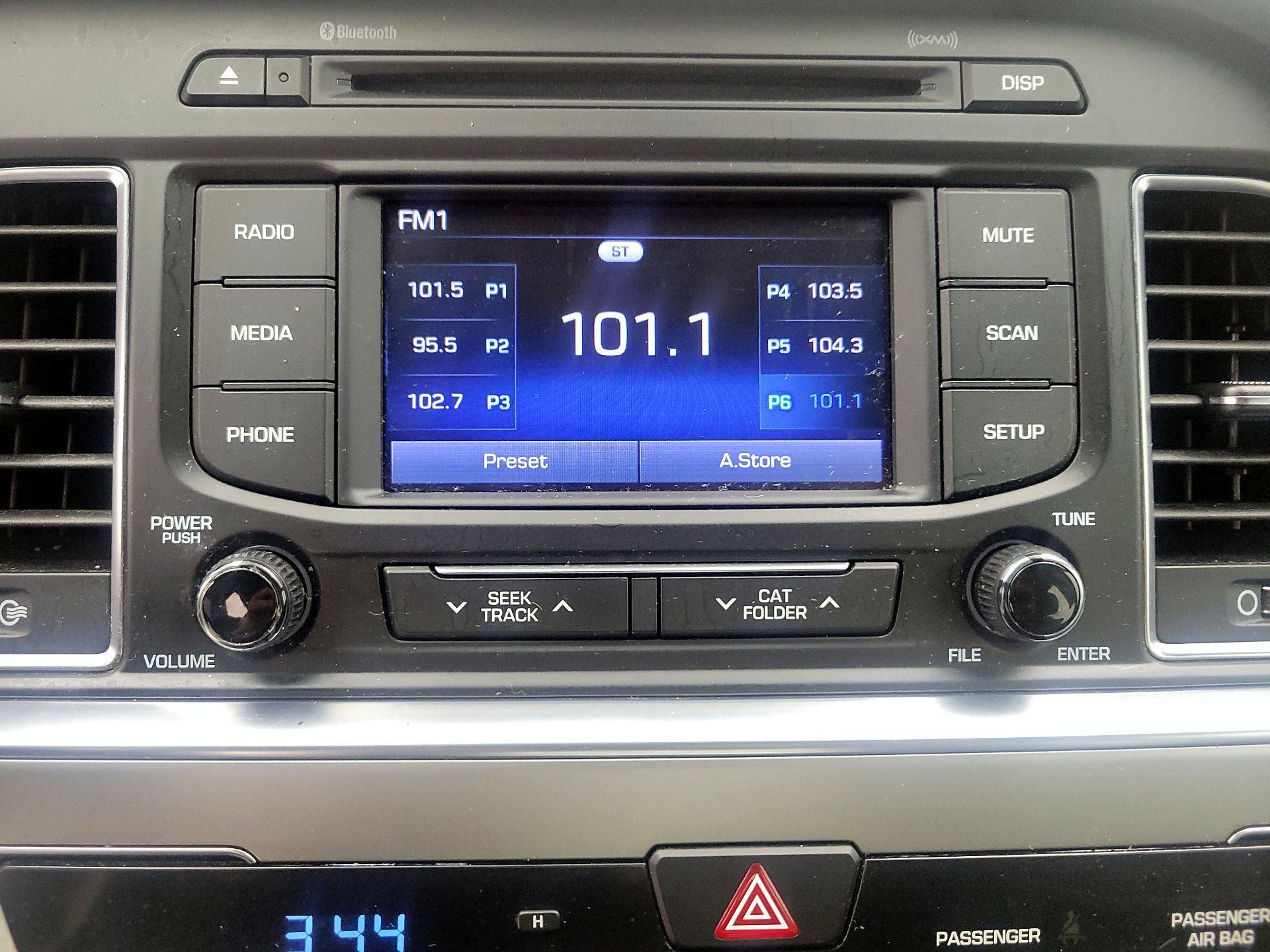 Thumbnail: 2015 Hyundai Sonata - 15