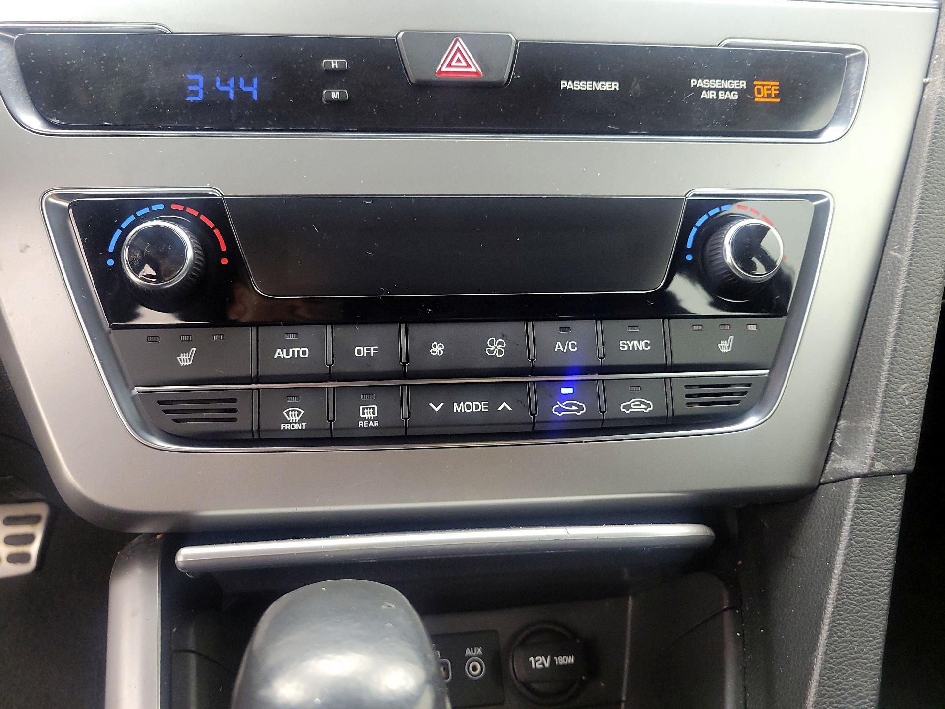 Thumbnail: 2015 Hyundai Sonata - 16