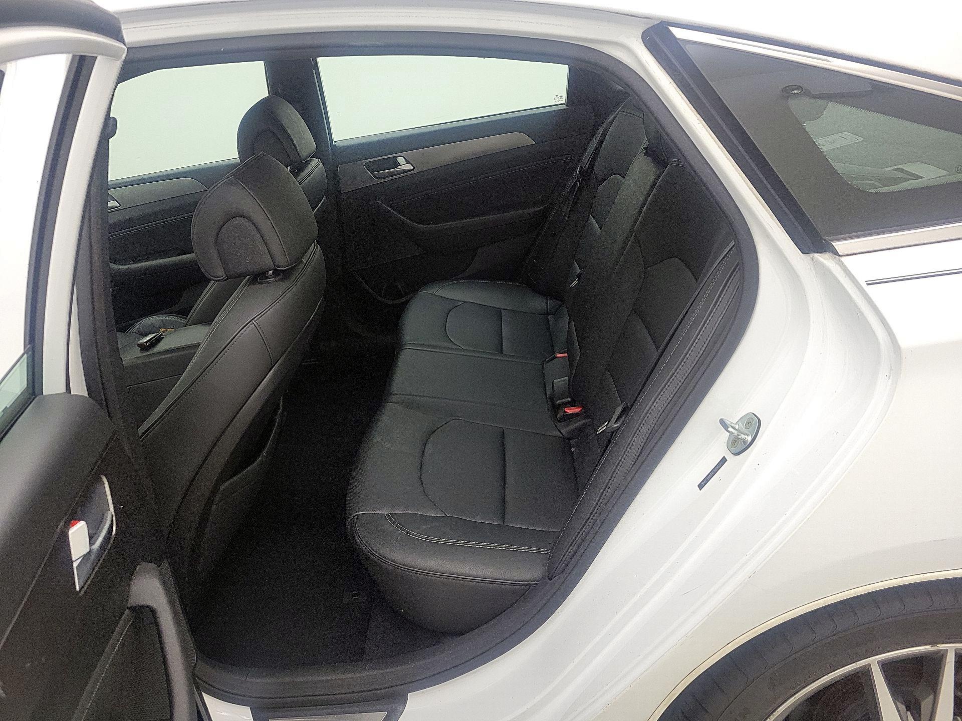 Thumbnail: 2015 Hyundai Sonata - 19
