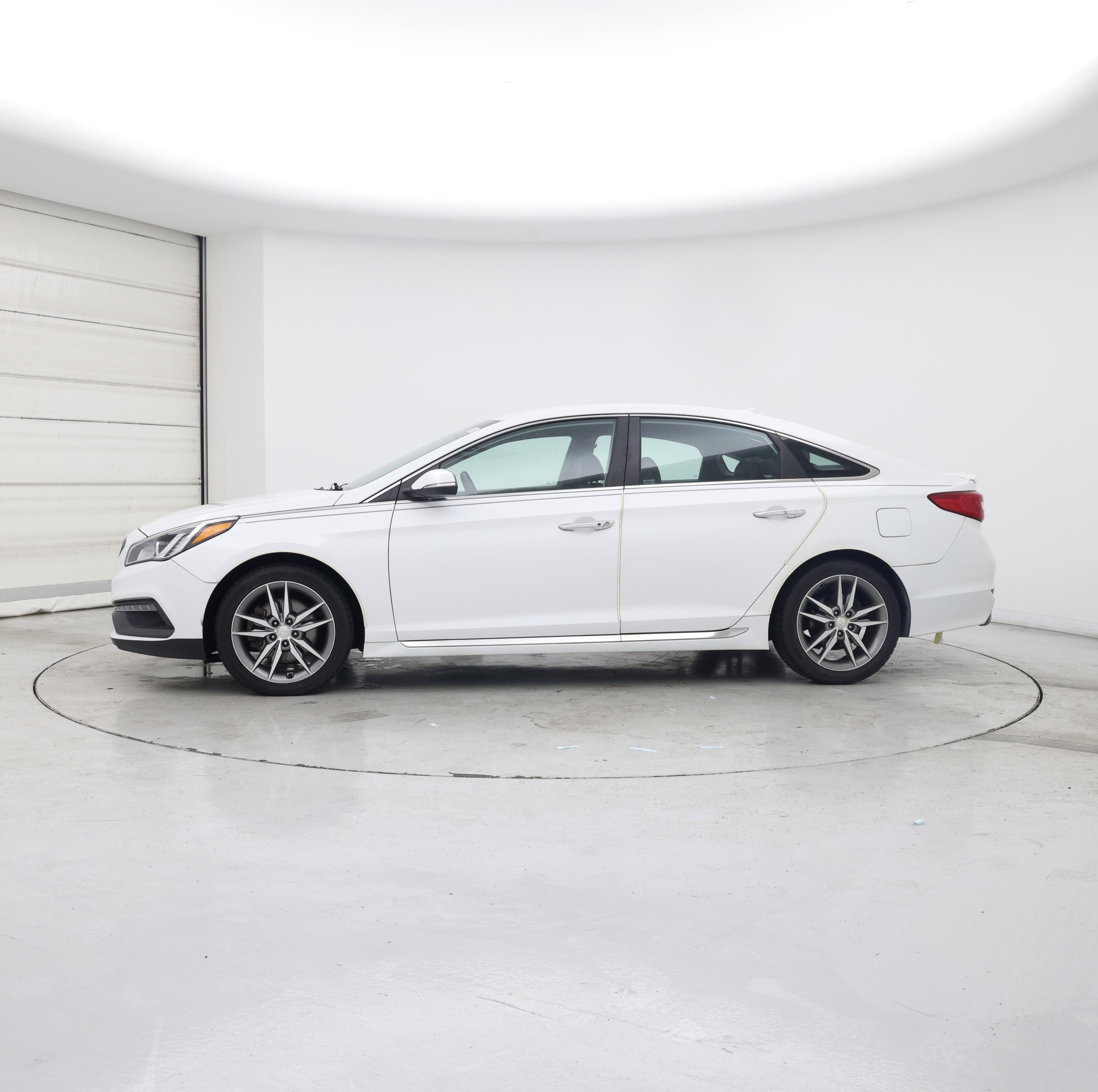 Thumbnail: 2015 Hyundai Sonata - 3