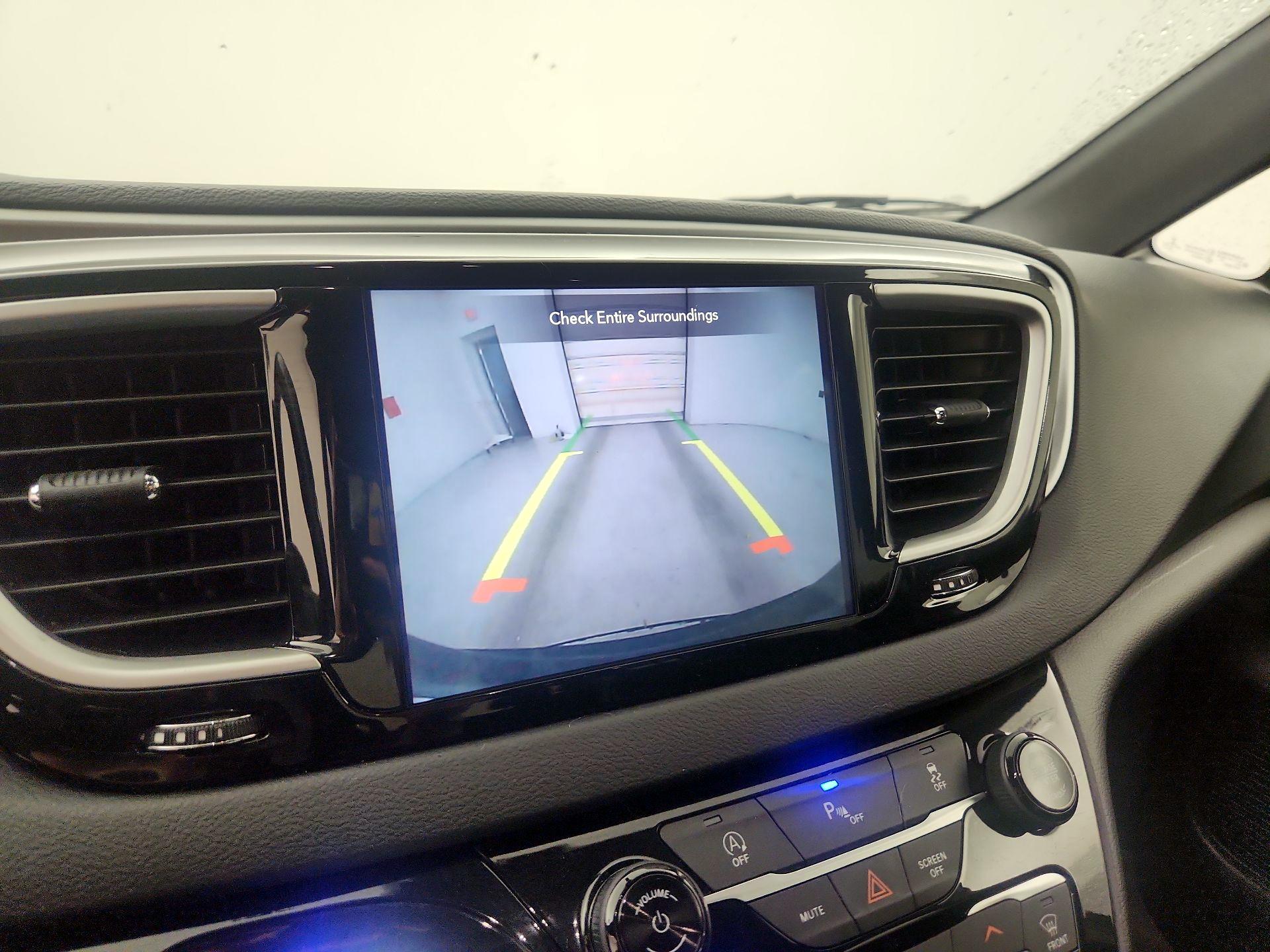 Thumbnail: 2020 Chrysler Pacifica - 15