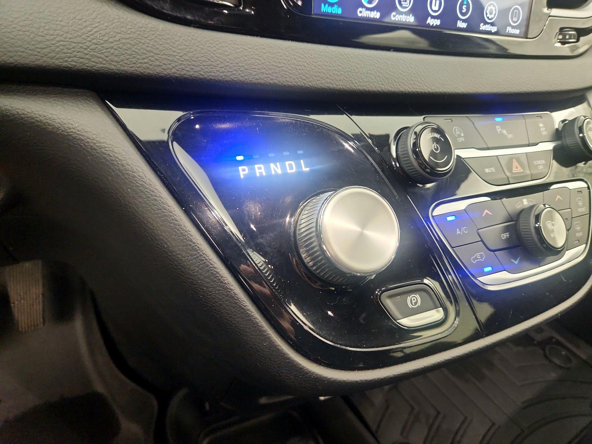 Thumbnail: 2020 Chrysler Pacifica - 18