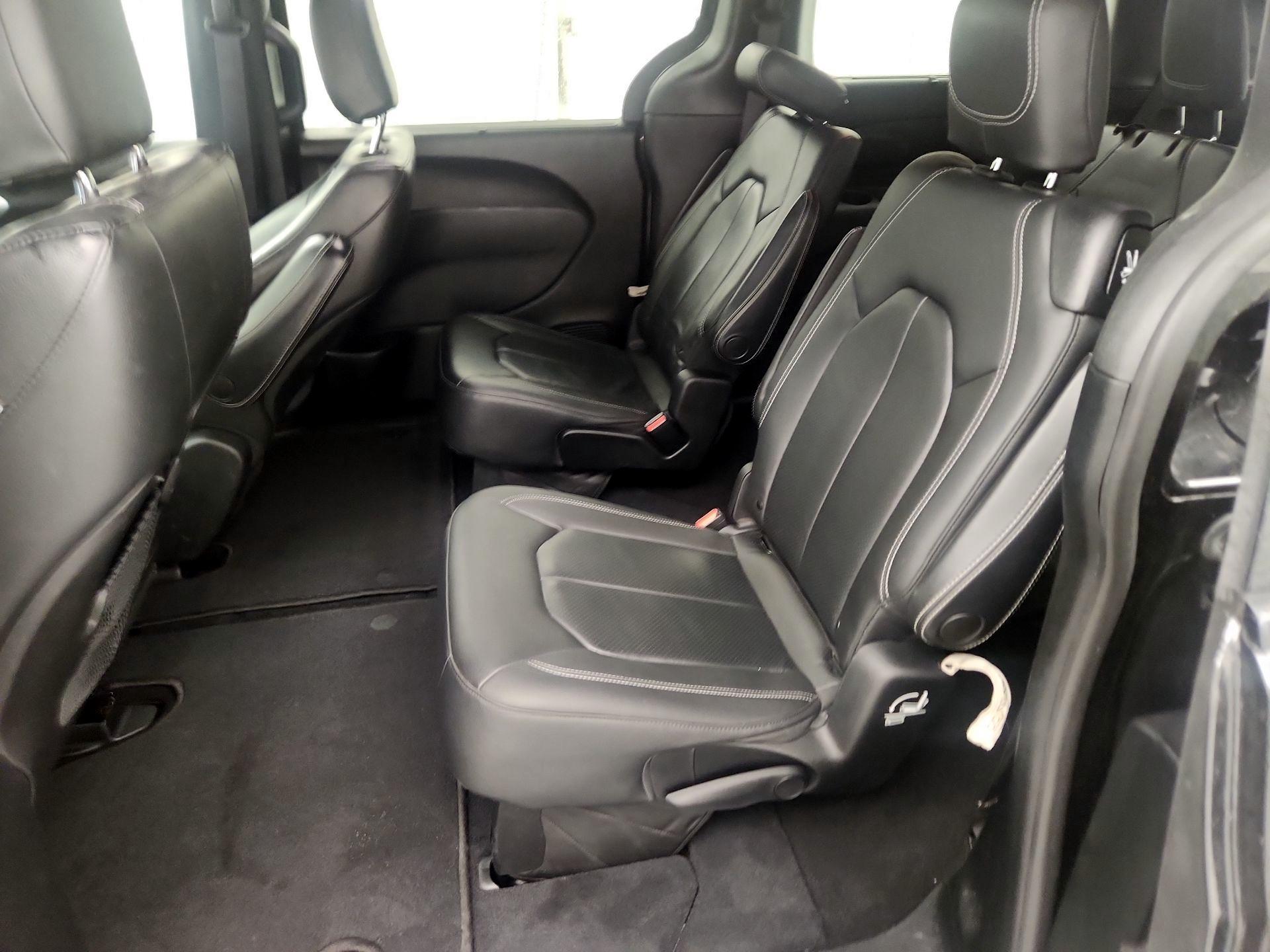 Thumbnail: 2020 Chrysler Pacifica - 20