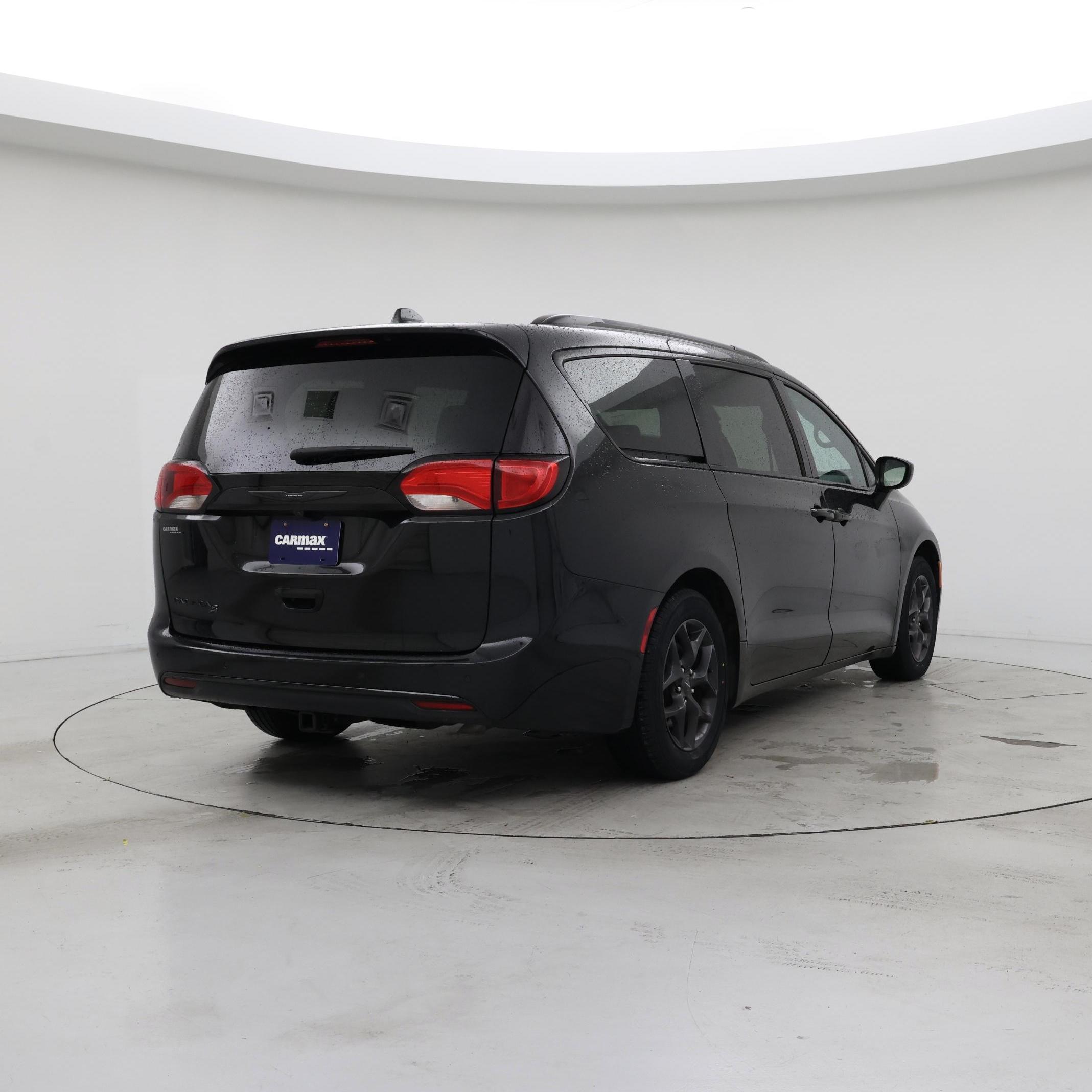 Thumbnail: 2020 Chrysler Pacifica - 8