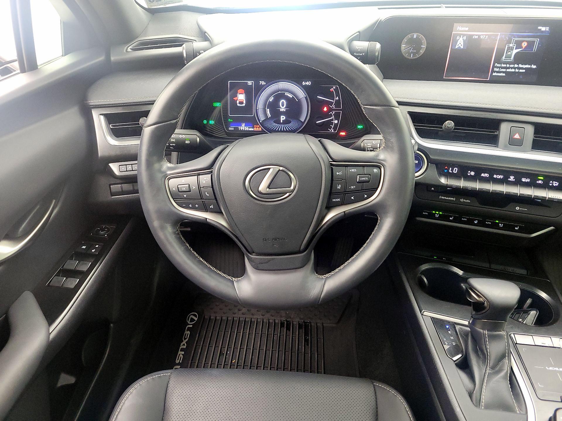 Thumbnail: 2021 Lexus UX - 10
