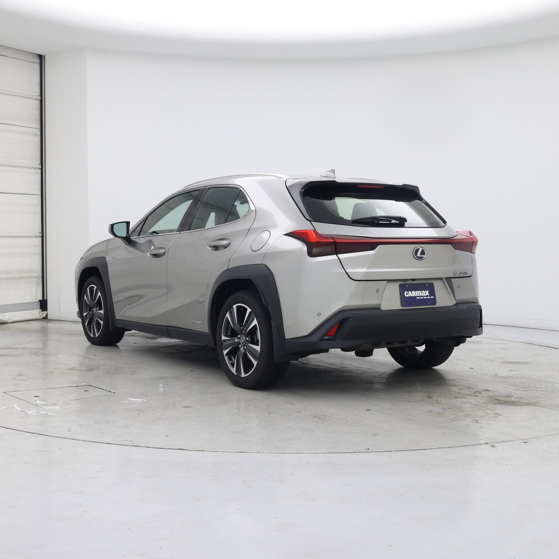 Thumbnail: 2021 Lexus UX - 2