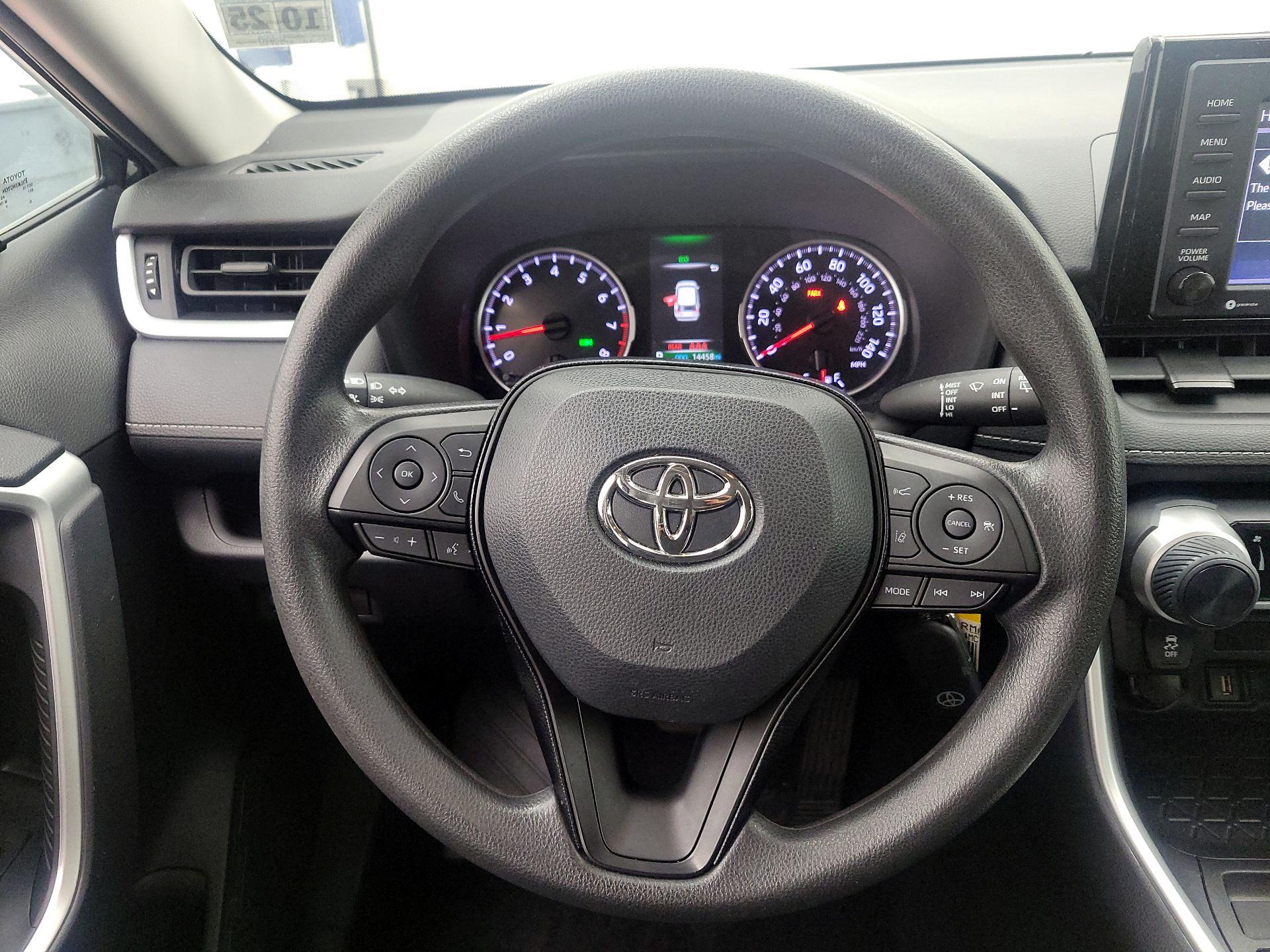 Thumbnail: 2021 Toyota RAV4 - 10