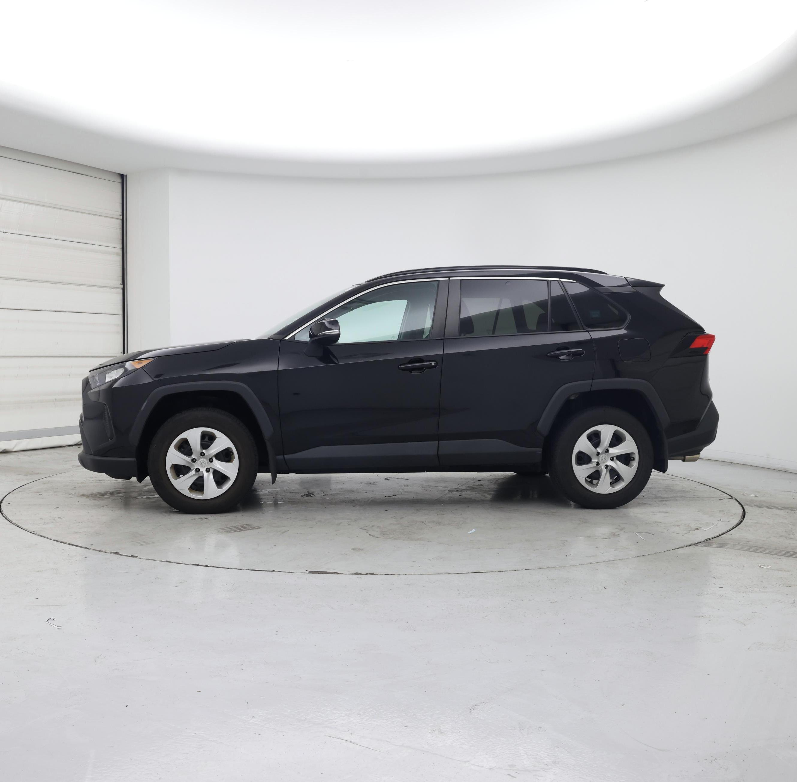 Thumbnail: 2021 Toyota RAV4 - 3