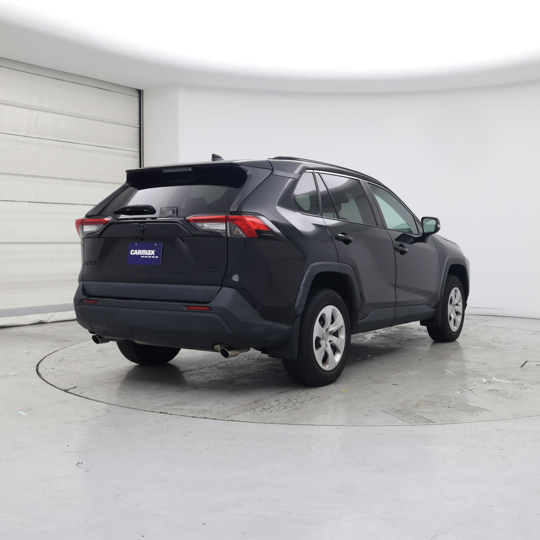 Thumbnail: 2021 Toyota RAV4 - 8