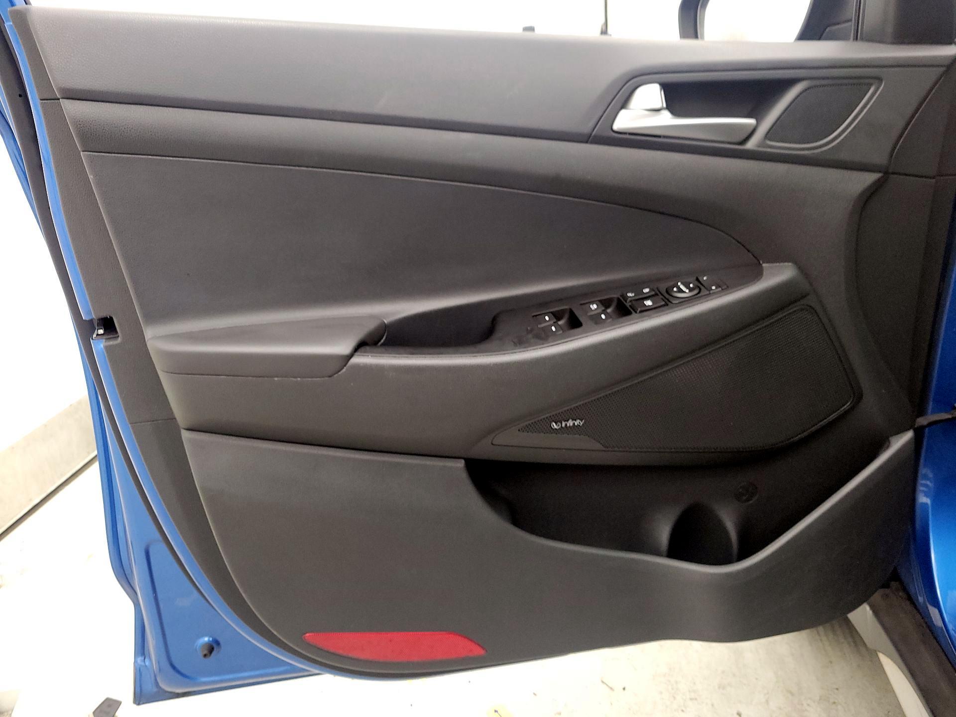 Thumbnail: 2019 Hyundai Tucson - 12