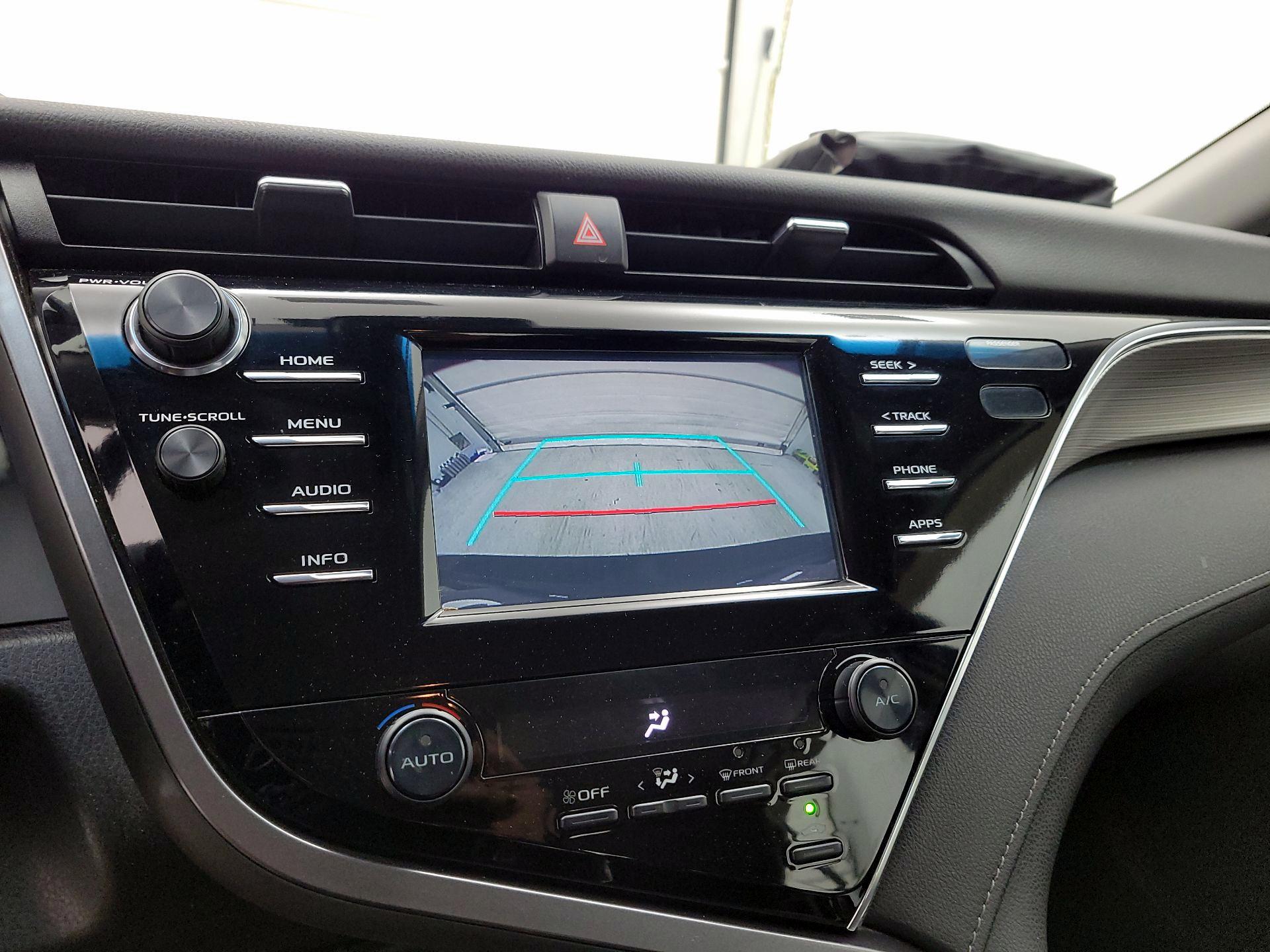 Thumbnail: 2018 Toyota Camry - 16