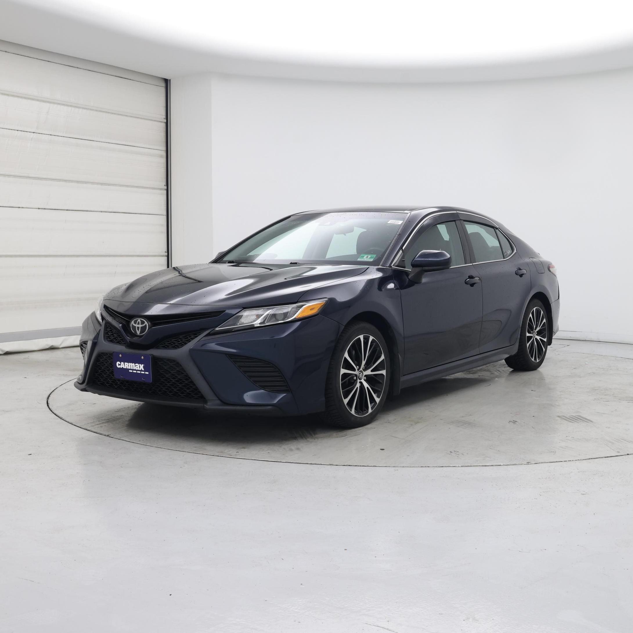 Thumbnail: 2018 Toyota Camry - 4