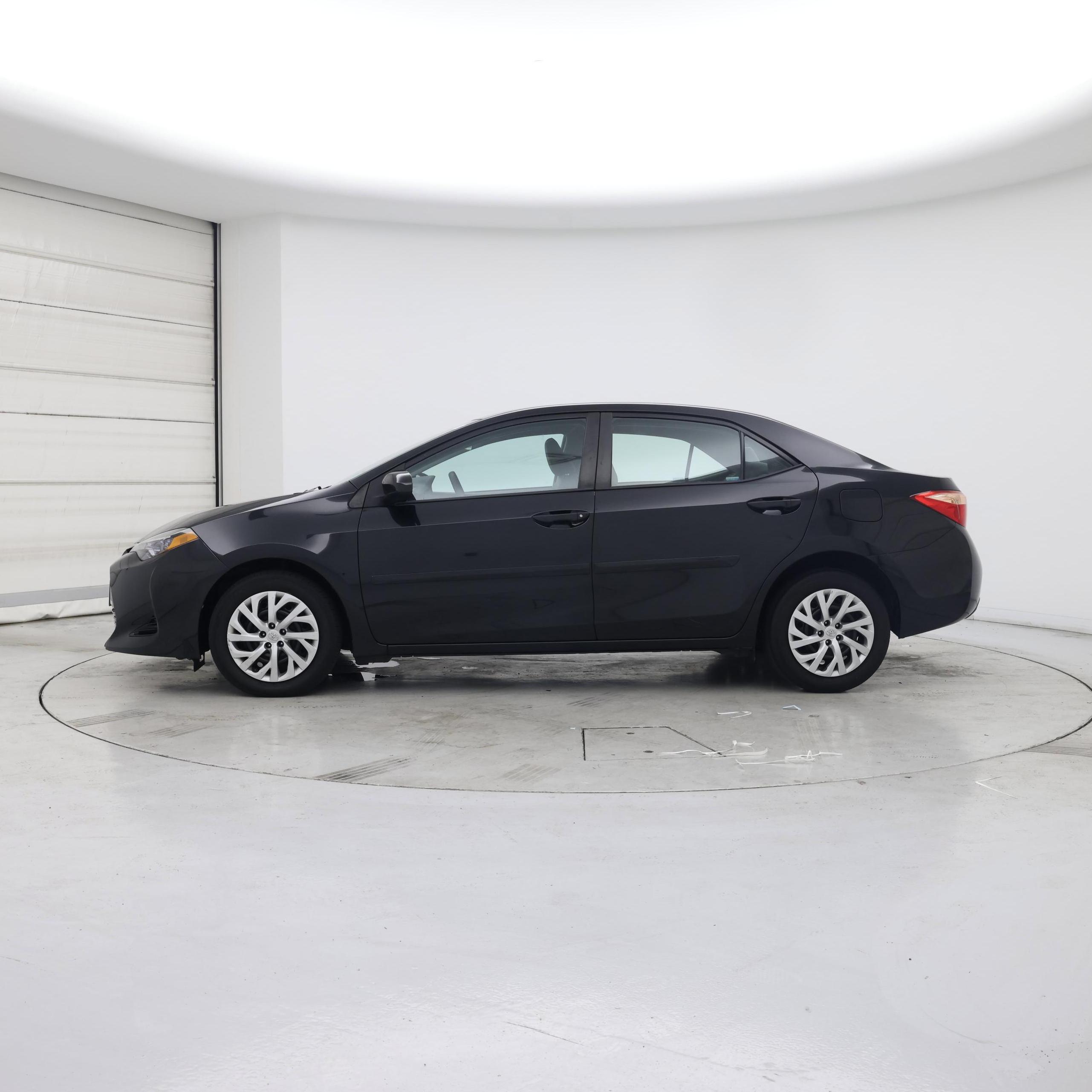 Thumbnail: 2018 Toyota Corolla - 3