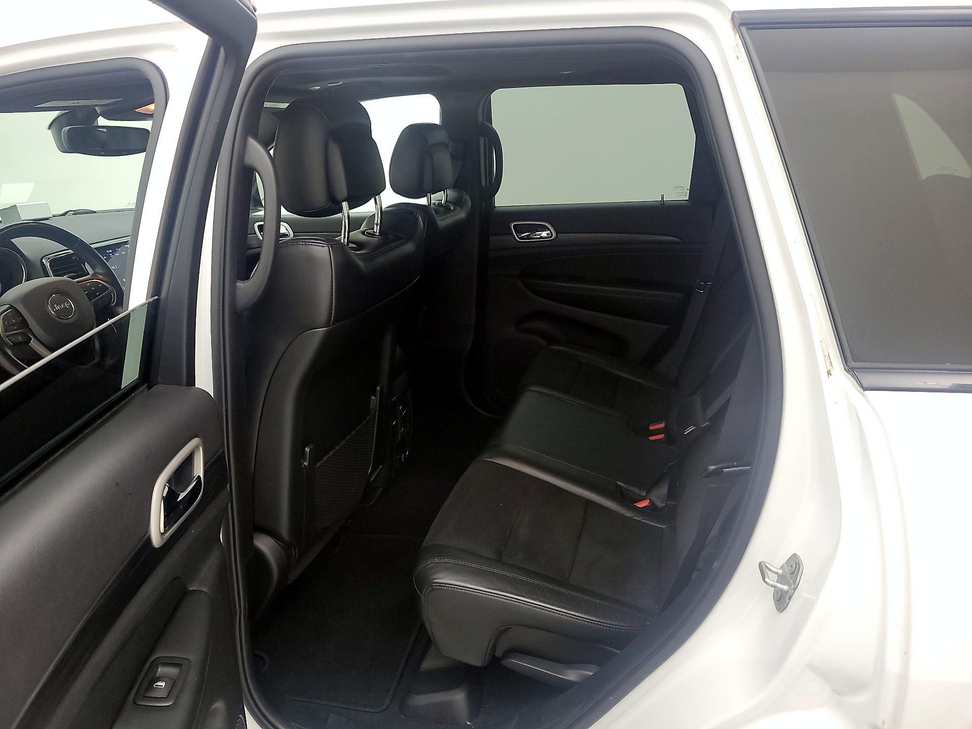 Thumbnail: 2020 Jeep Grand Cherokee - 20