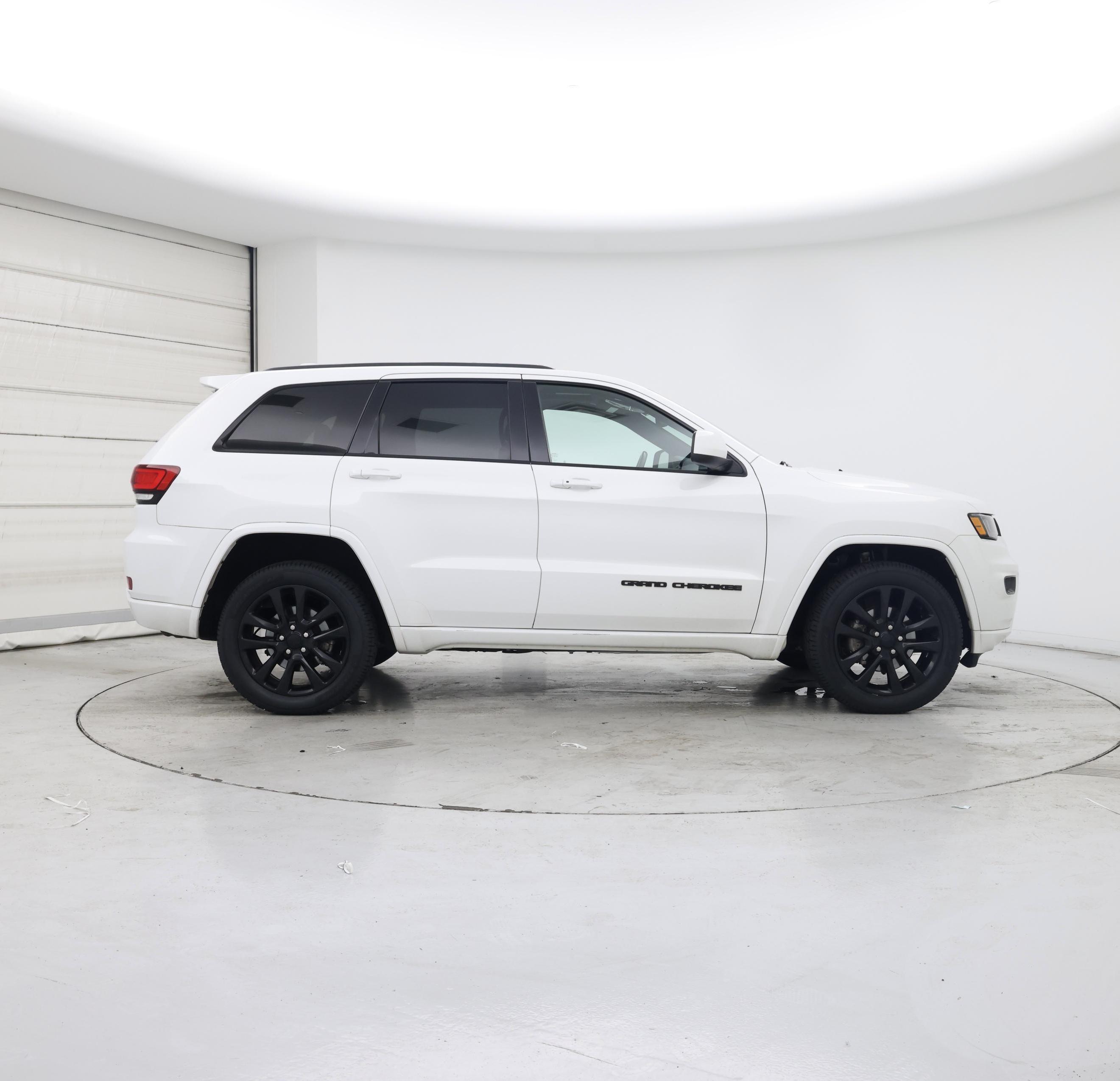 Thumbnail: 2020 Jeep Grand Cherokee - 7