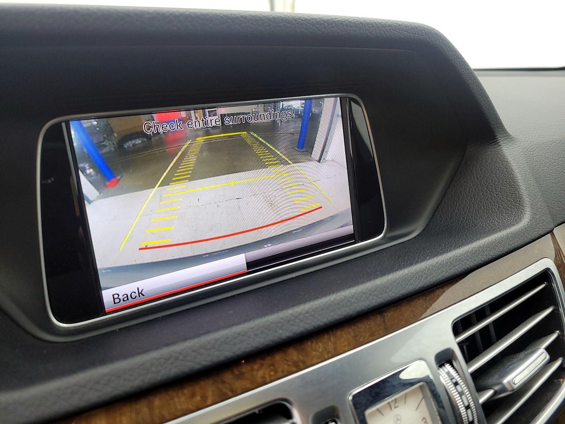 Thumbnail: 2015 Mercedes-Benz E-Class - 14