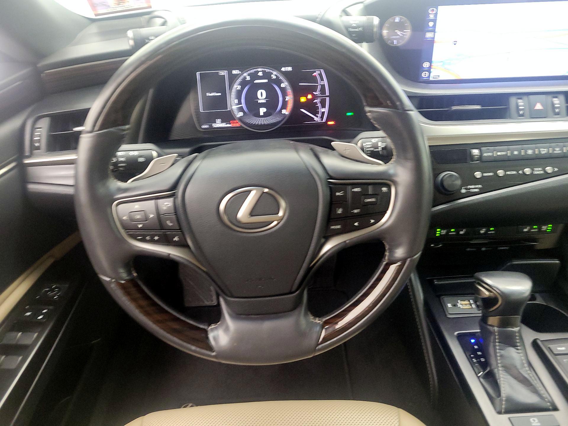 Thumbnail: 2019 Lexus ES - 10