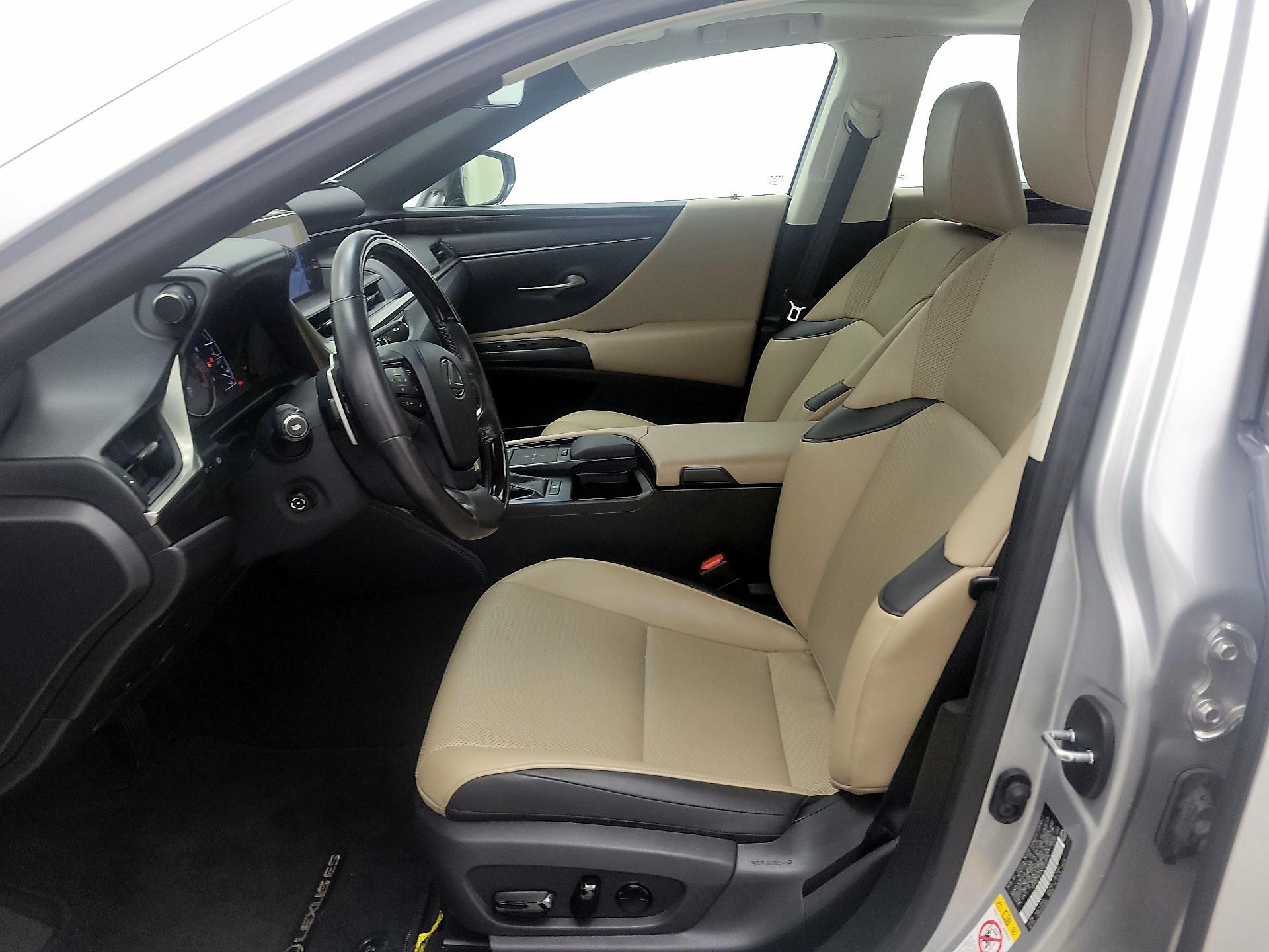 Thumbnail: 2019 Lexus ES - 11