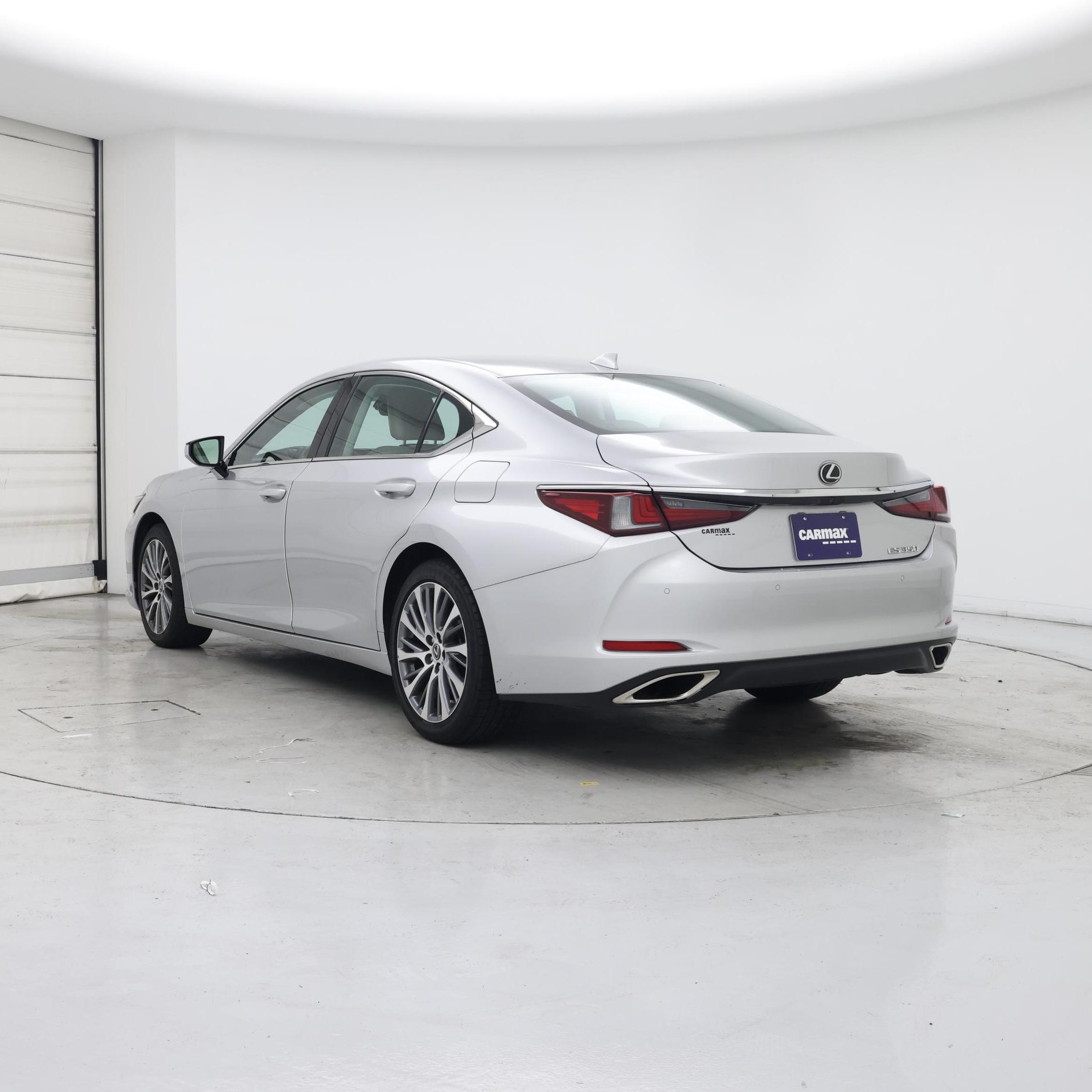 Thumbnail: 2019 Lexus ES - 2