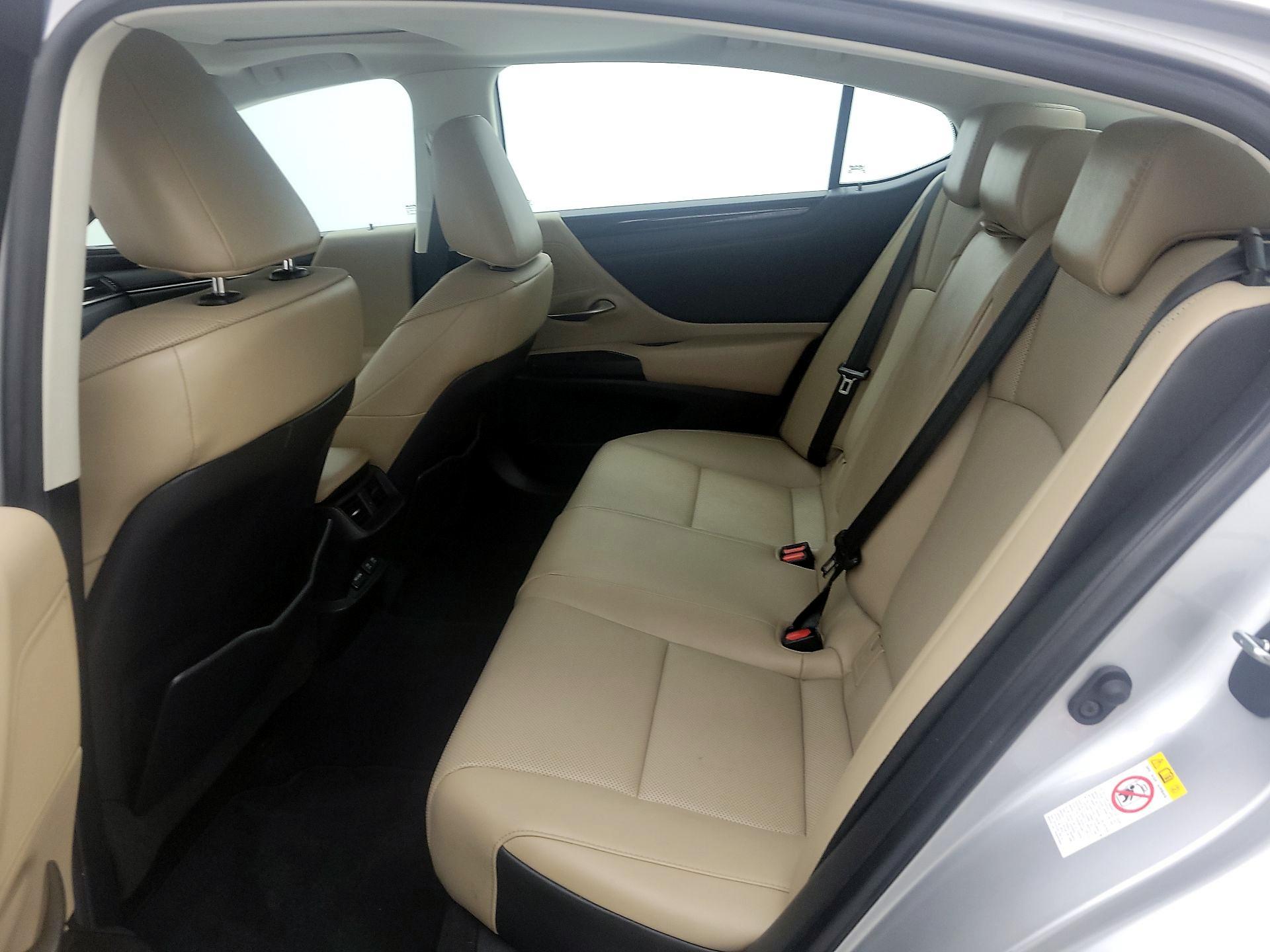 Thumbnail: 2019 Lexus ES - 20
