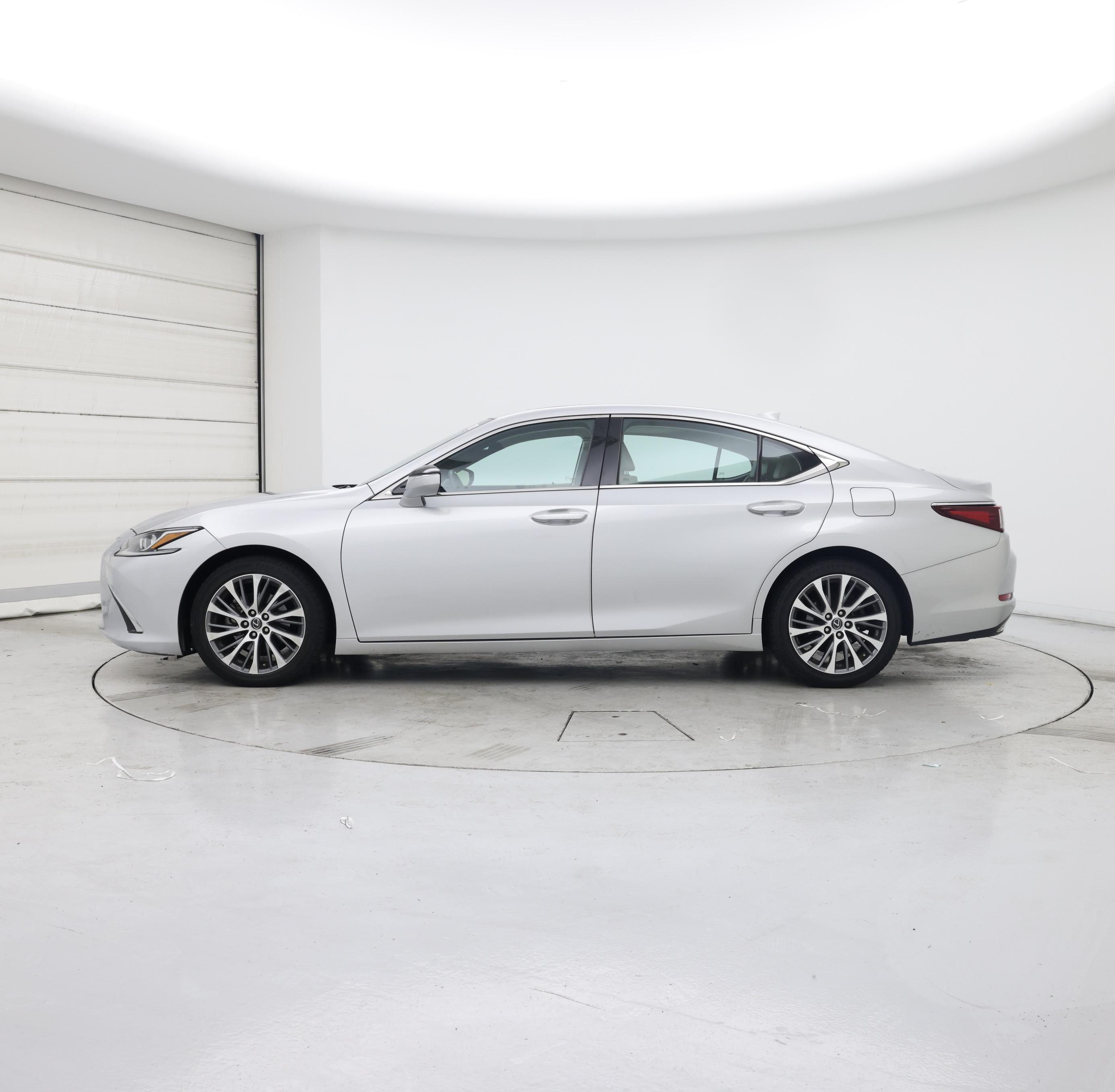 Thumbnail: 2019 Lexus ES - 3