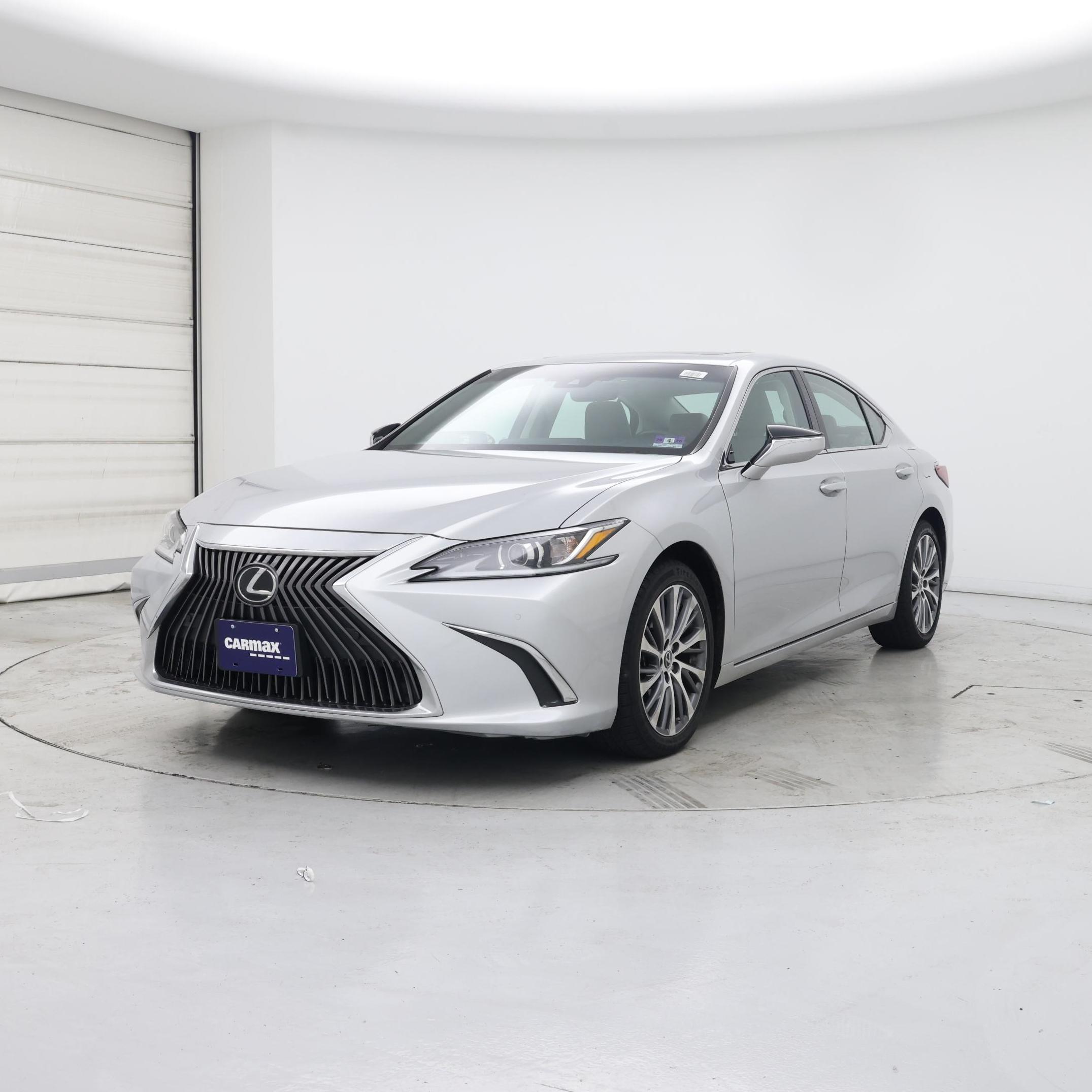 Thumbnail: 2019 Lexus ES - 4