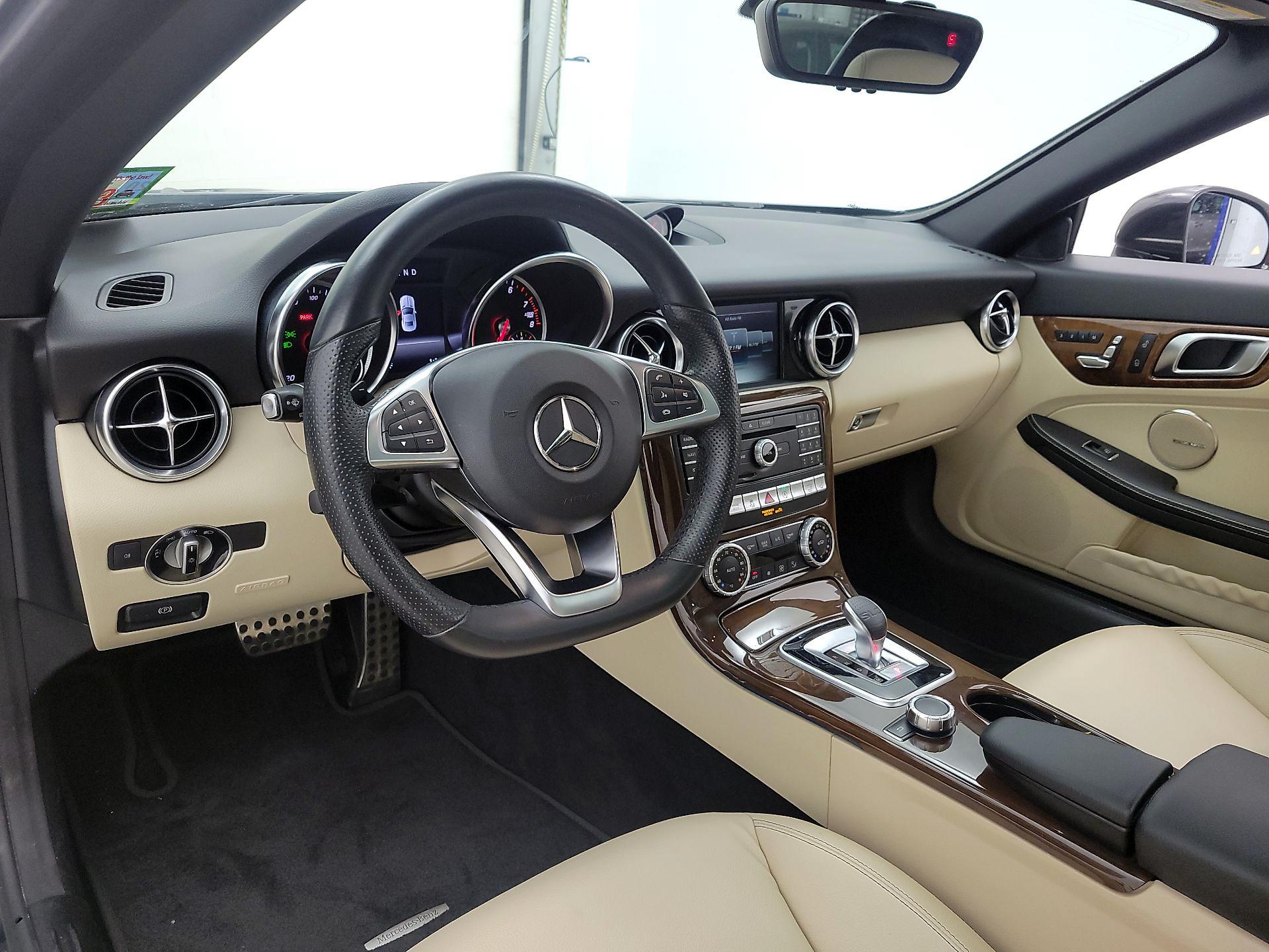 Thumbnail: 2020 Mercedes-Benz SLC - 9
