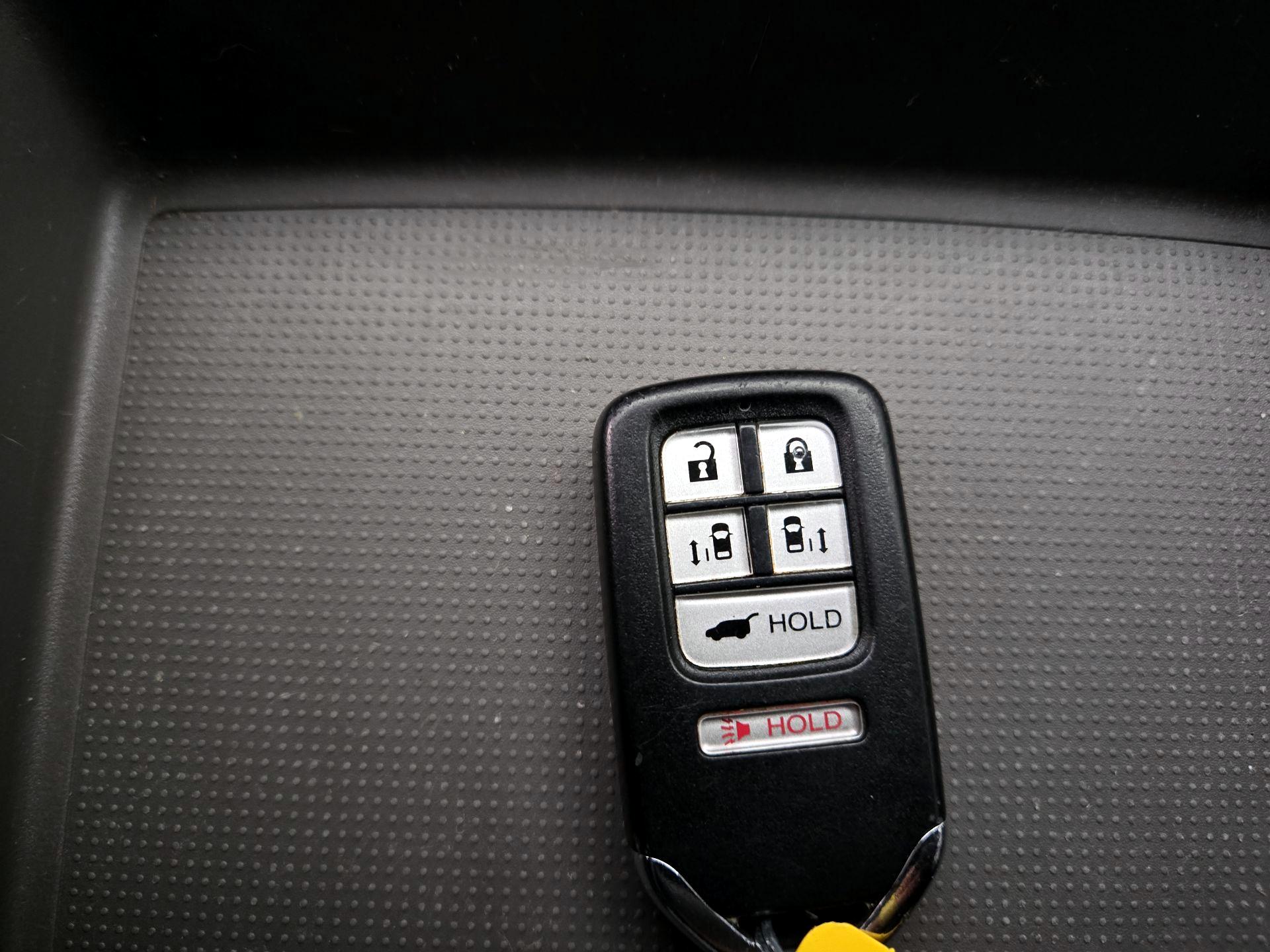 Thumbnail: 2015 Honda Odyssey - 19