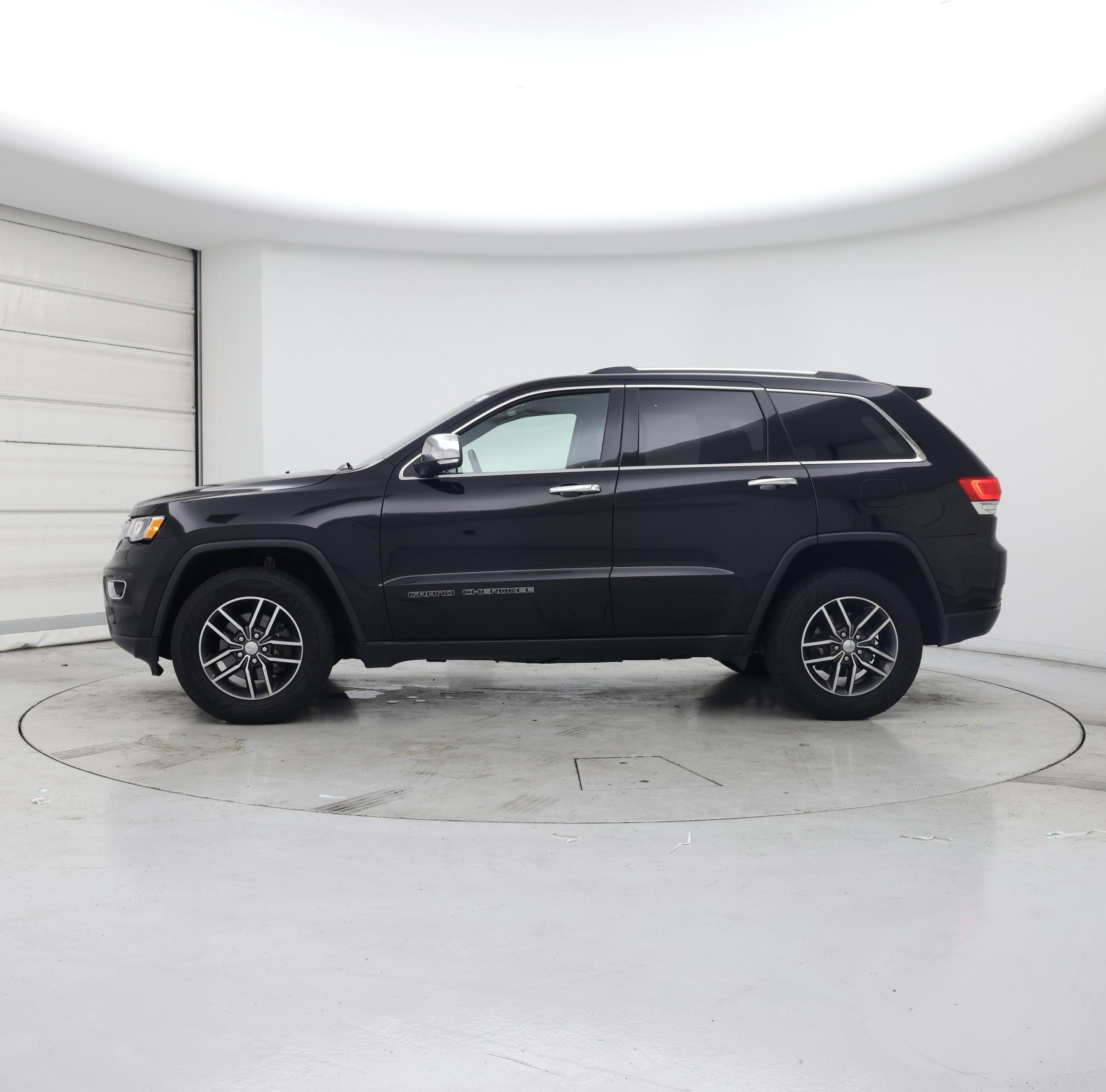 Thumbnail: 2018 Jeep Grand Cherokee - 3
