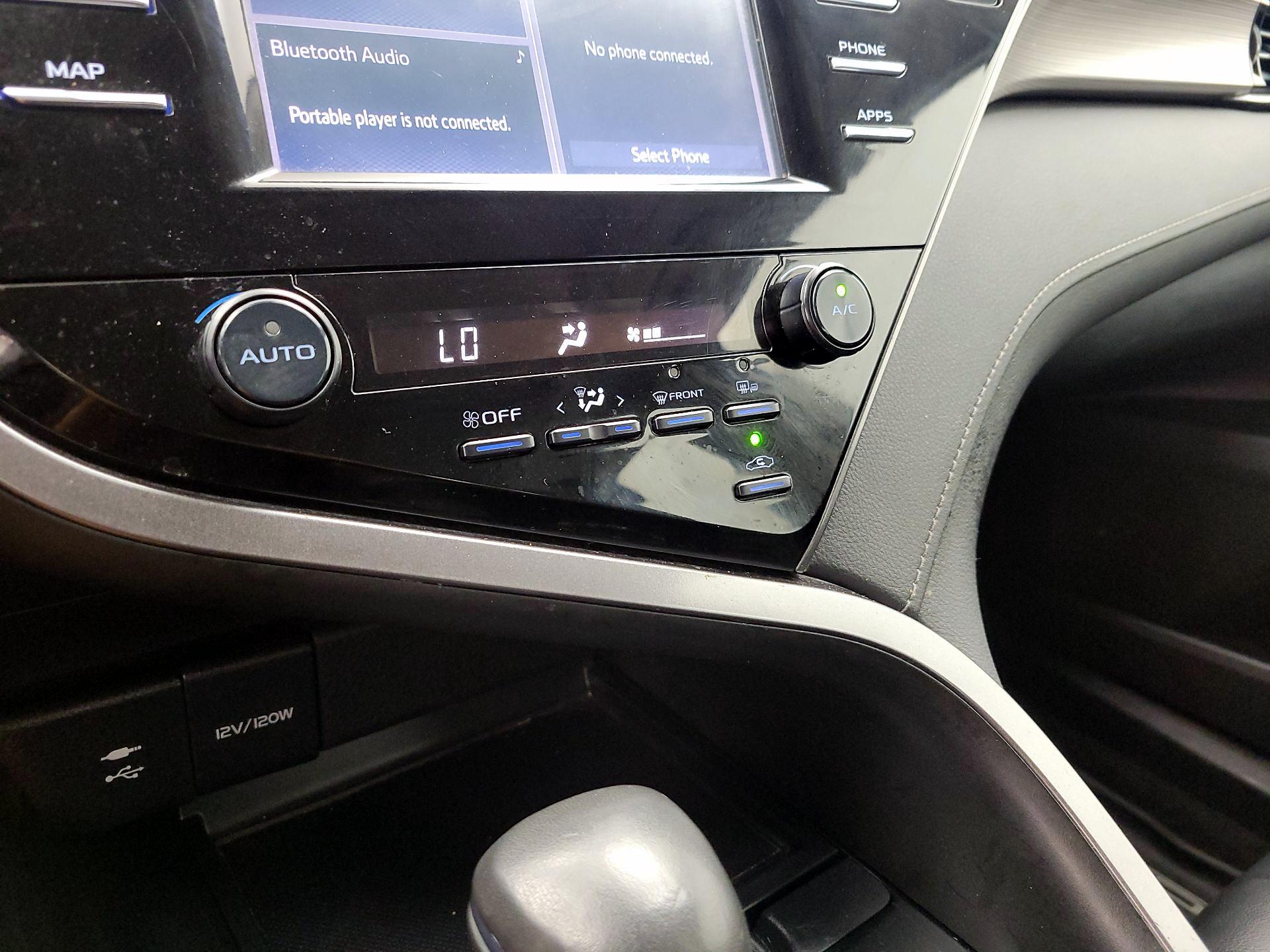 Thumbnail: 2019 Toyota Camry - 17