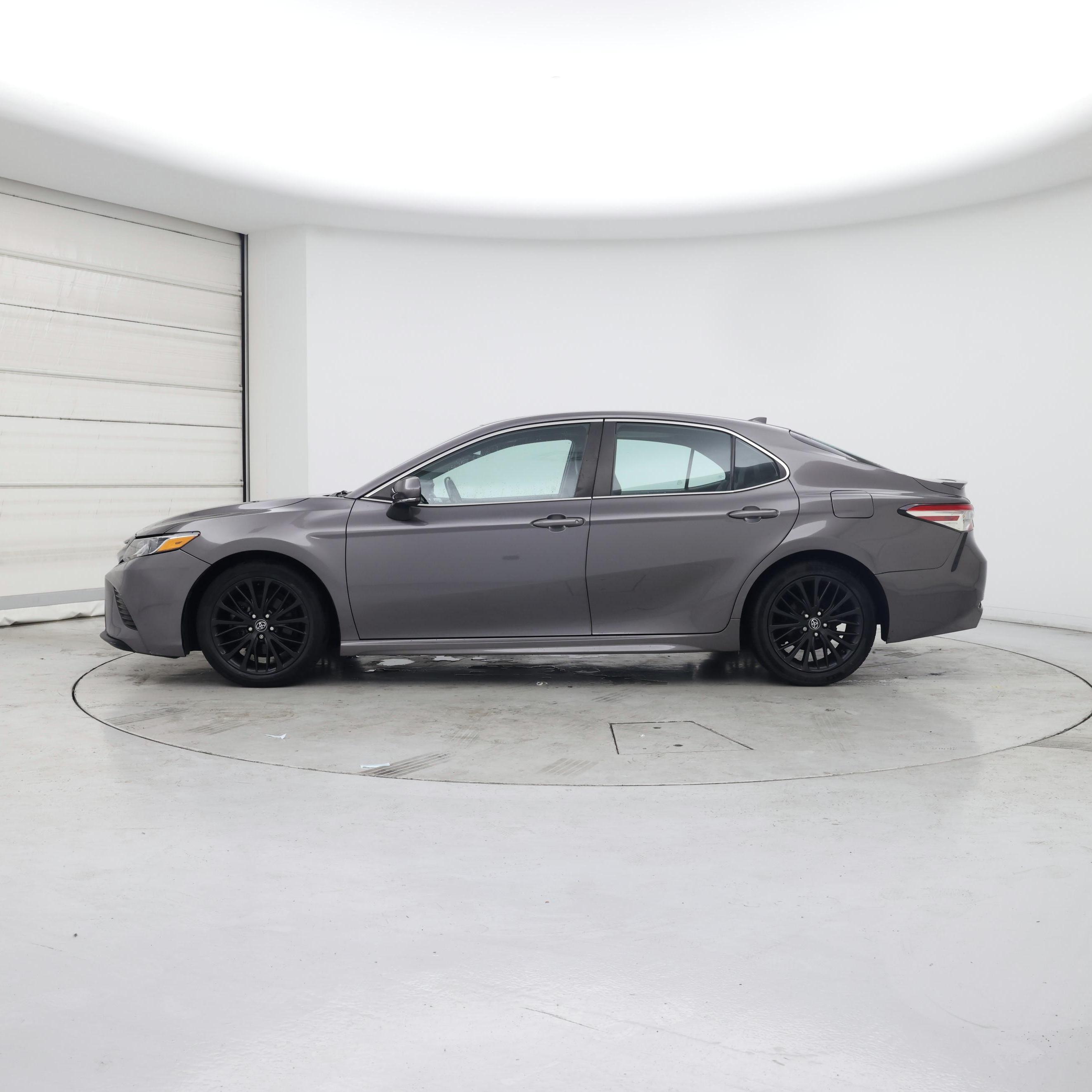 Thumbnail: 2019 Toyota Camry - 3