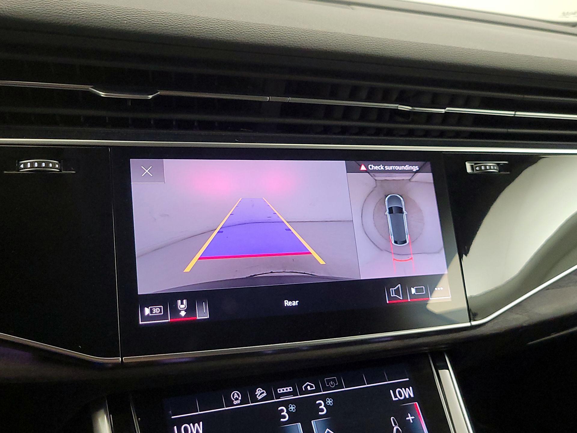 Thumbnail: 2021 Audi Q8 - 15