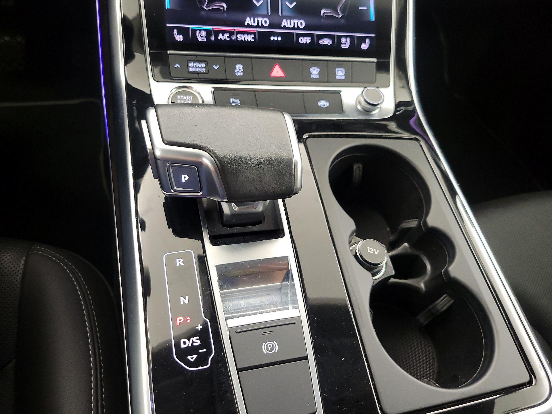 Thumbnail: 2021 Audi Q8 - 18