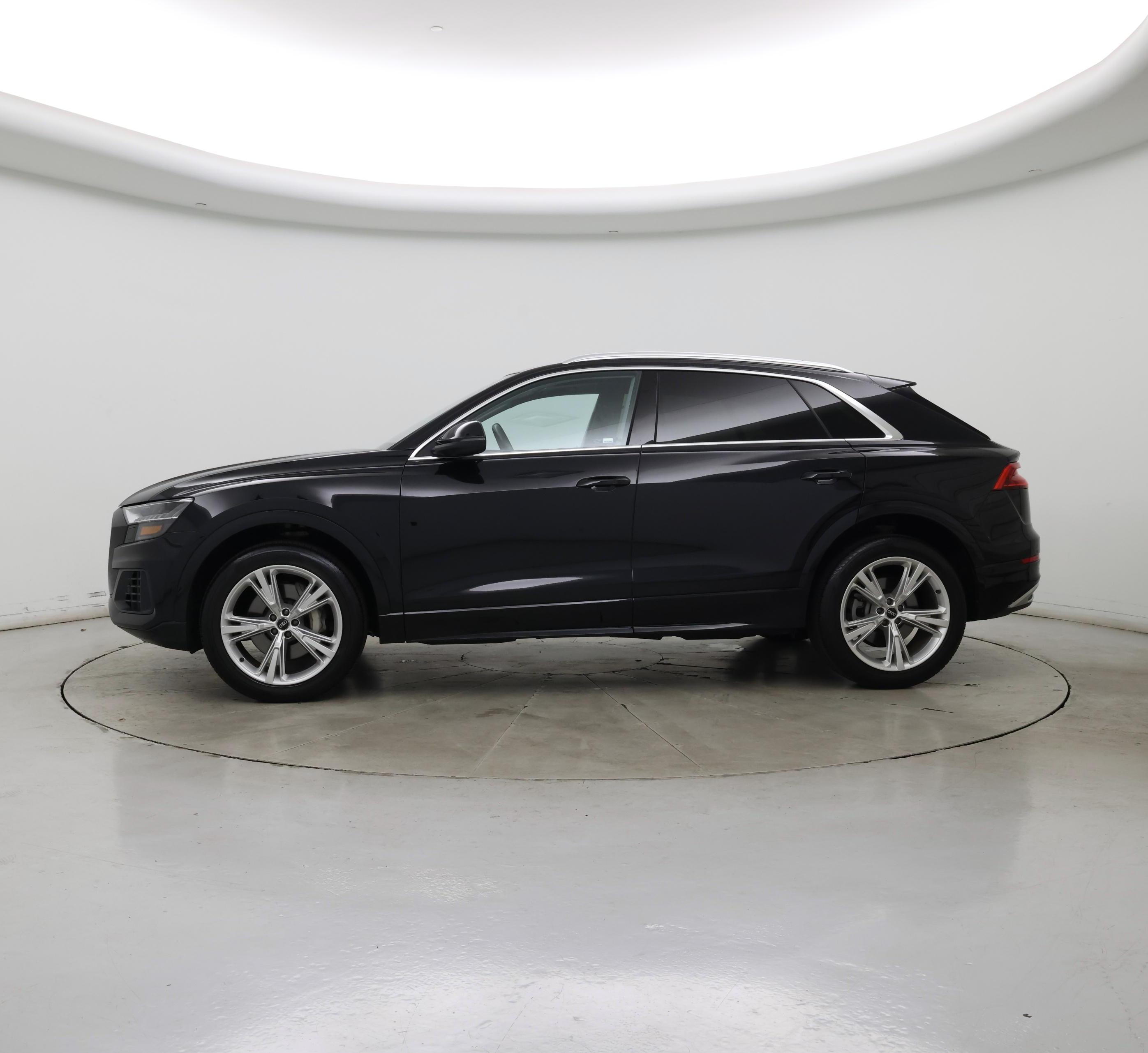 Thumbnail: 2021 Audi Q8 - 3