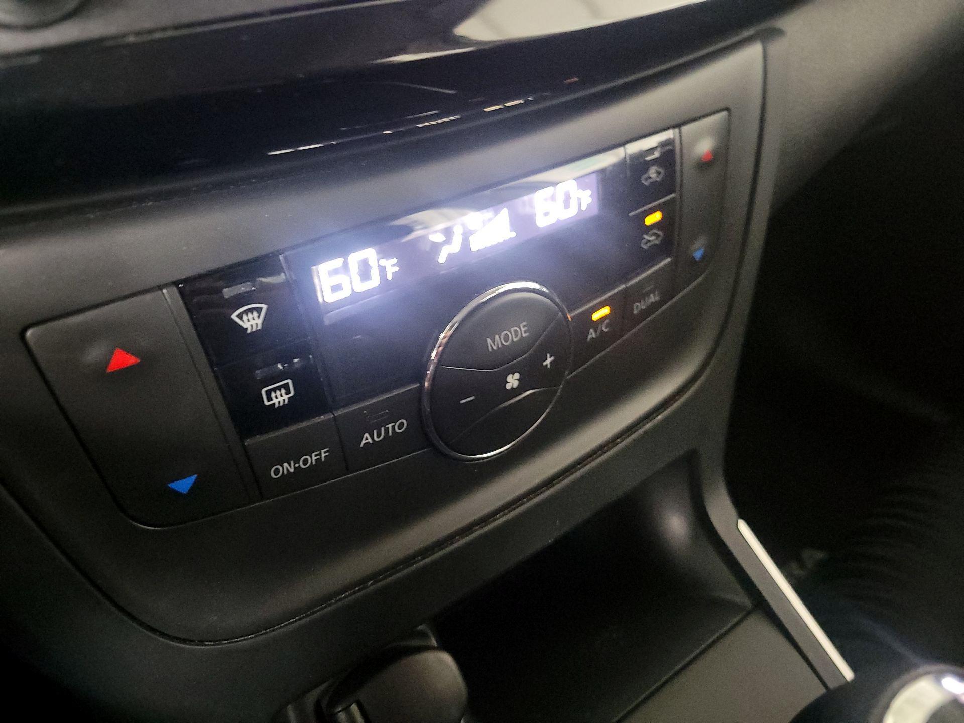Thumbnail: 2019 Nissan Sentra - 15