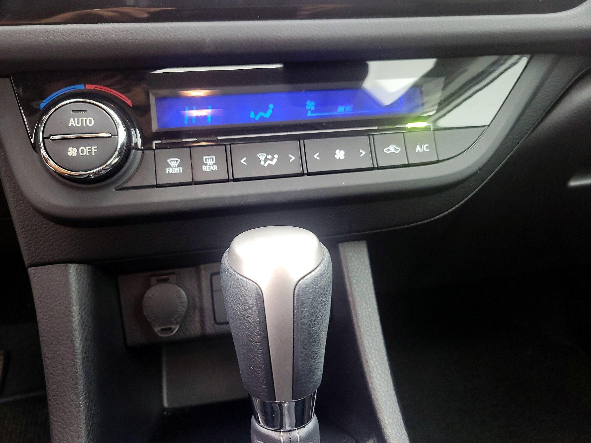 Thumbnail: 2016 Toyota Corolla - 16