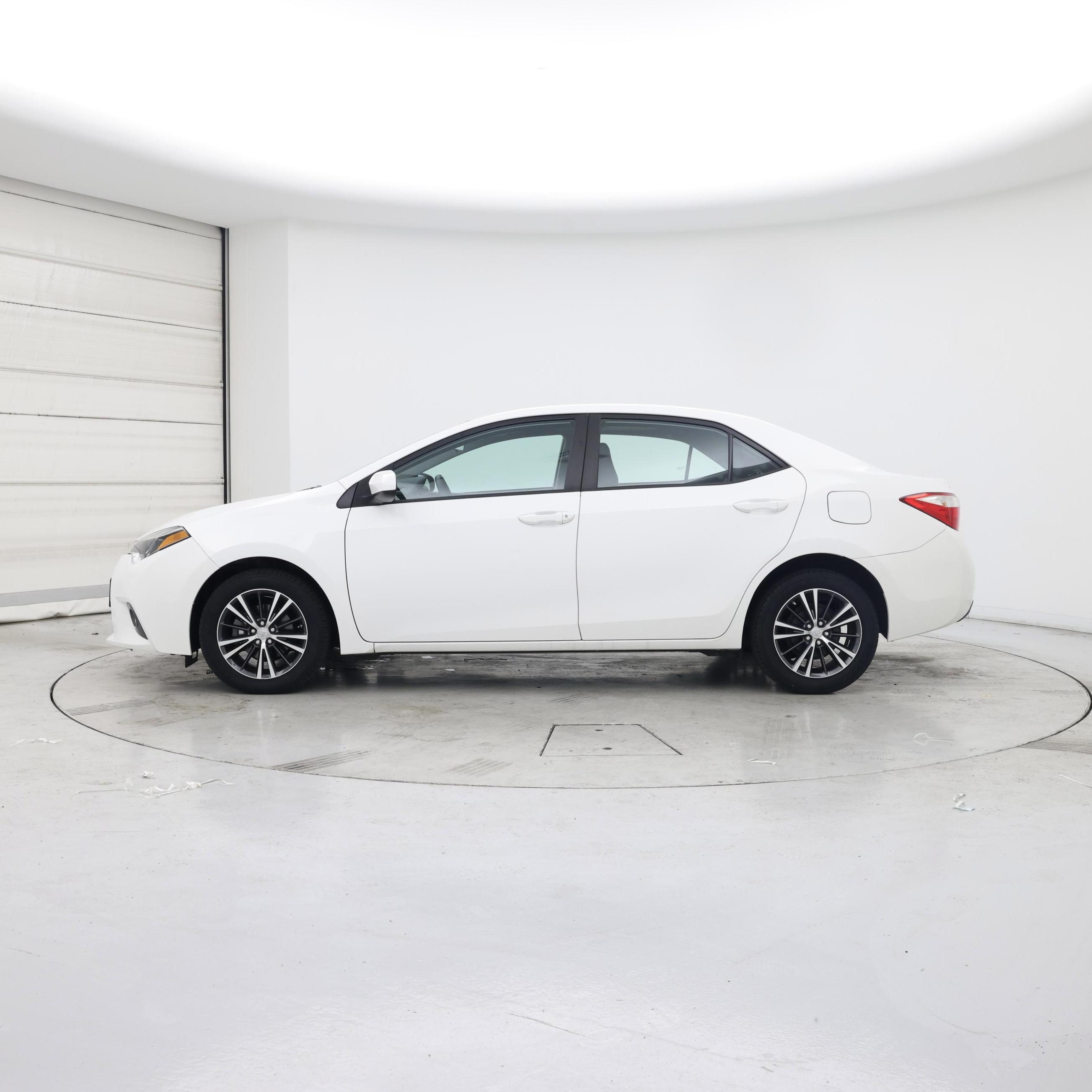 Thumbnail: 2016 Toyota Corolla - 3