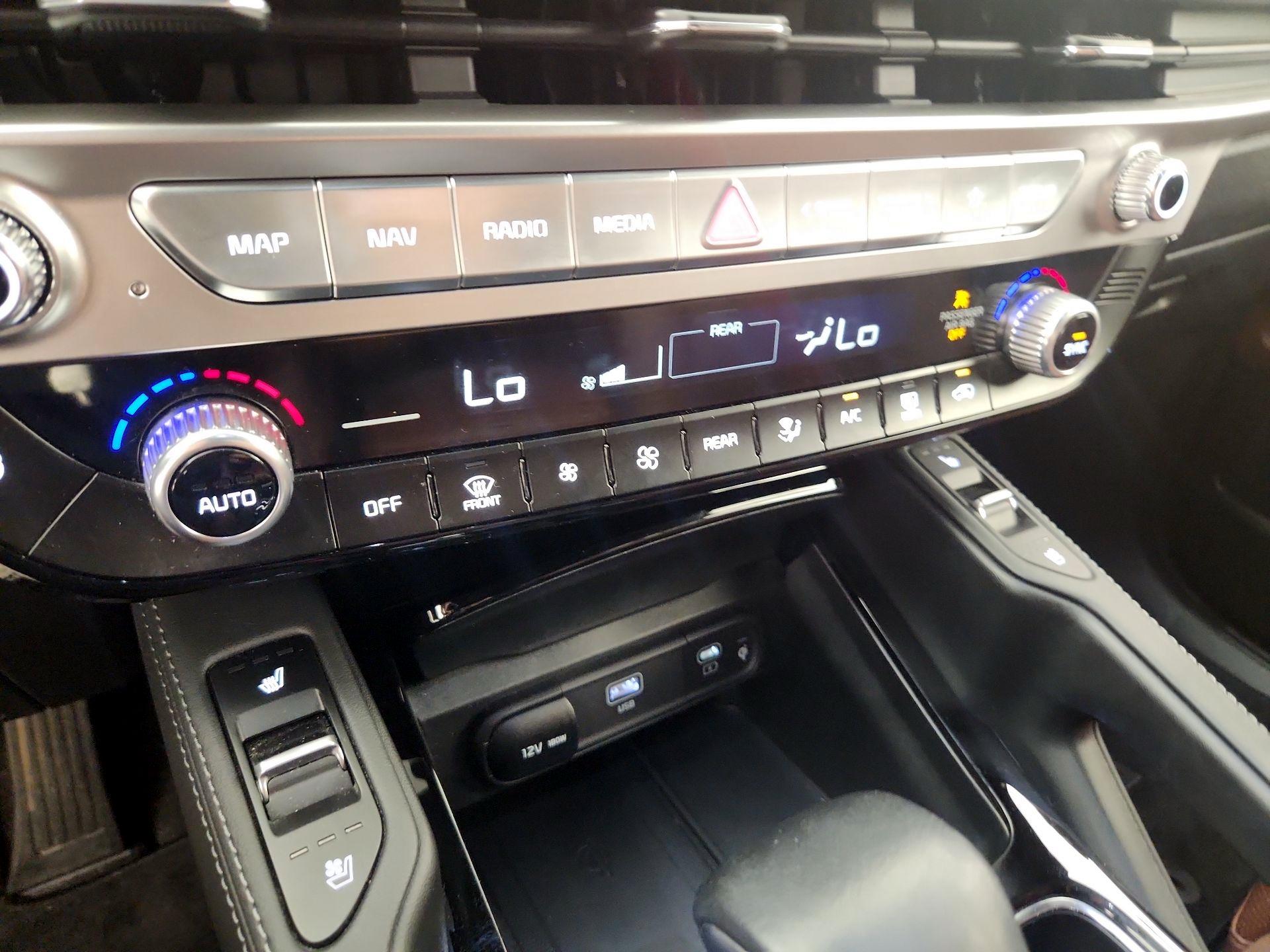 Thumbnail: 2023 Kia Telluride - 17
