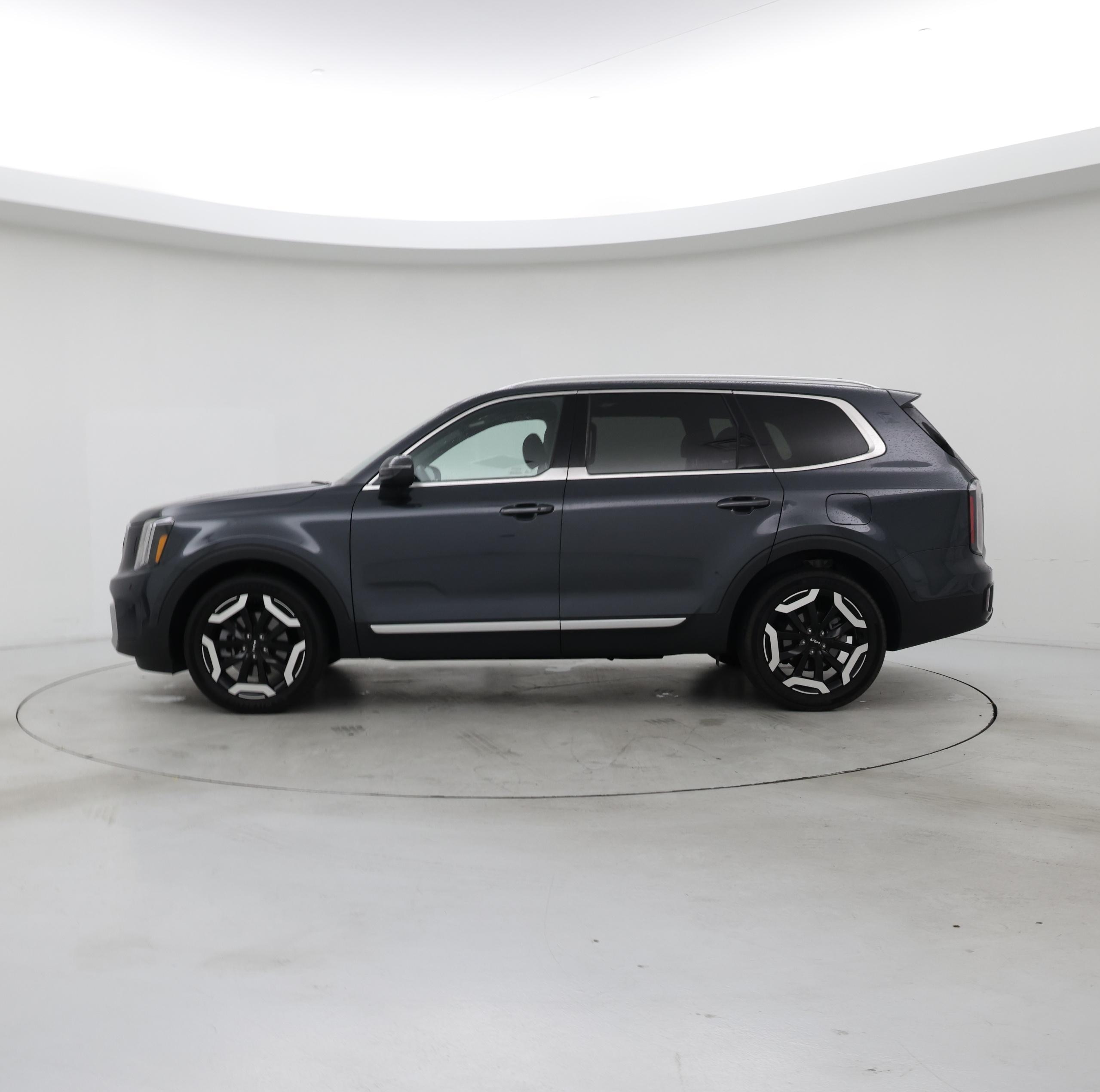Thumbnail: 2023 Kia Telluride - 3
