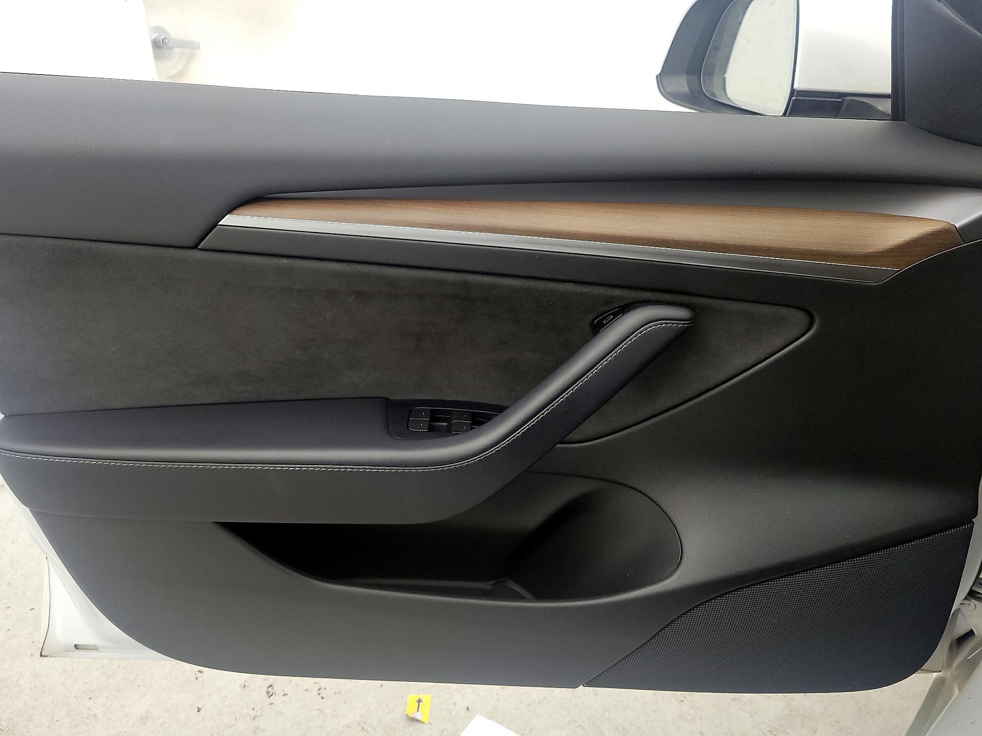 Thumbnail: 2022 Tesla Model 3 - 12